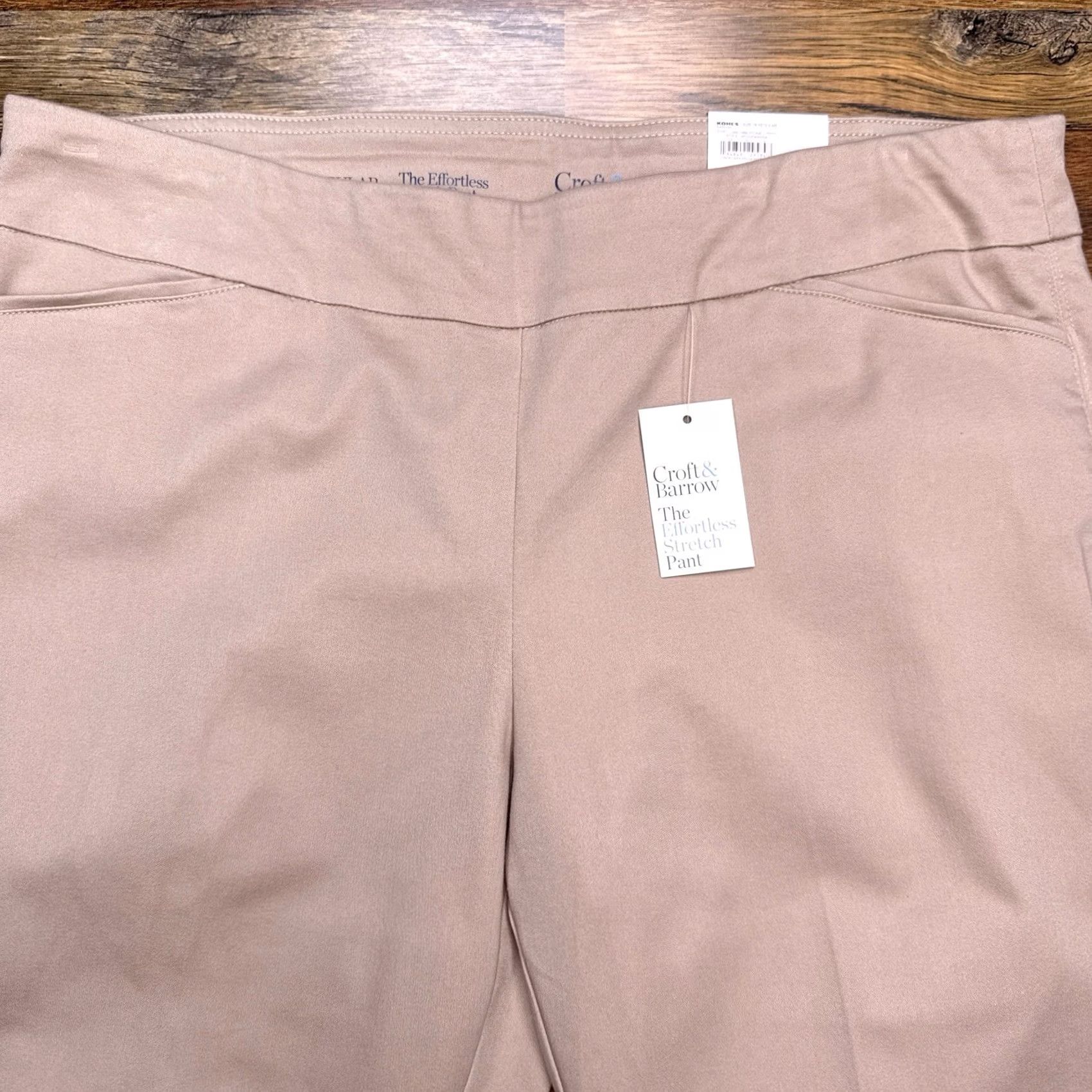 Croft & Barrow Croft & Barrow Capri Pants 18 Crocodile? (No) Actually: Croft & Barrow Effortless Stretch Capri Pants 18 Cobblestone Mid Rise Straight New Size 40" / US 18 - 4 Thumbnail