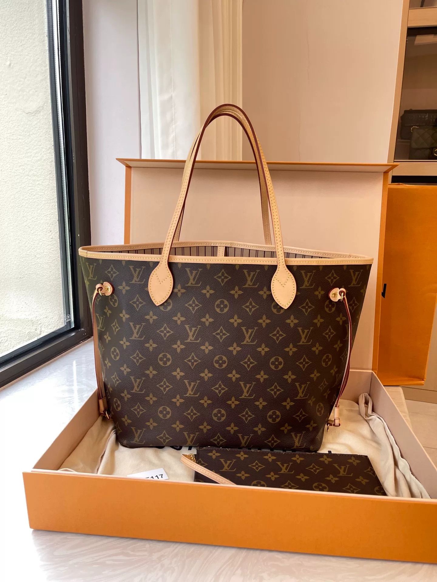 Louis Vuitton Pre-loved Bag Very good condition Size ONE SIZE - 1 Thumbnail