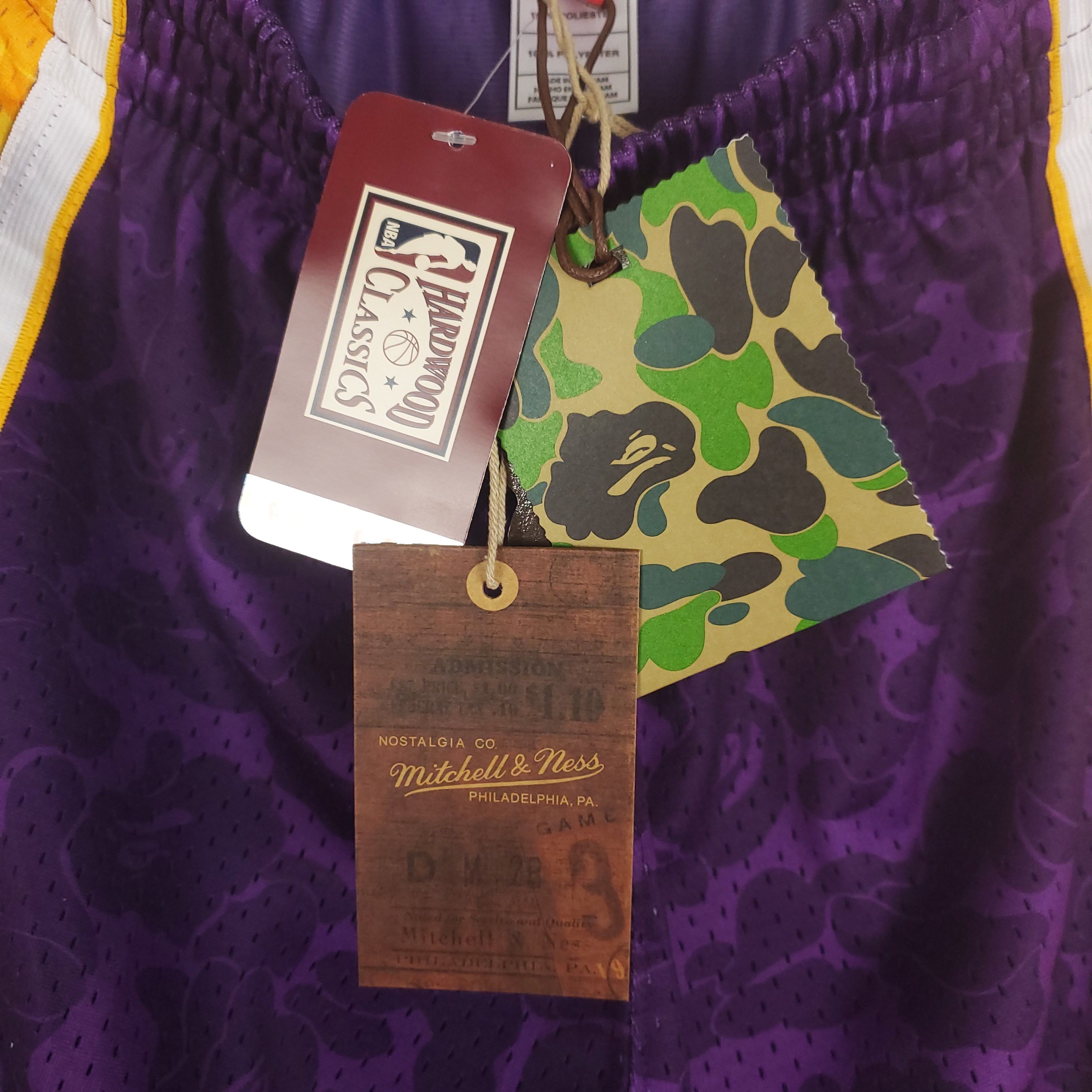 Bape × Mitchell & Ness Bape x Mitchell & Ness LA Lakers Shorts Size US 34 / EU 50 - 9 Thumbnail