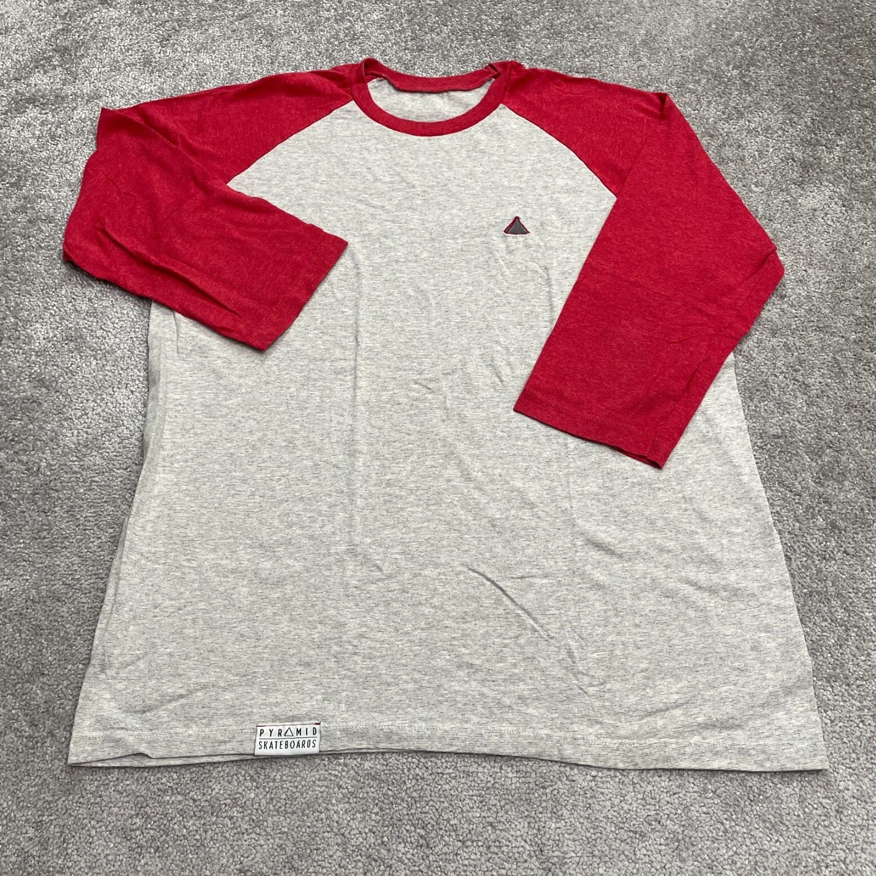Vintage Pyramid T-Shirt Men Large Raglan 3/4 Sleeve Gray Red Shirt Casual Skate Tee Size US L / EU 52-54 / 3 - 2 Thumbnail