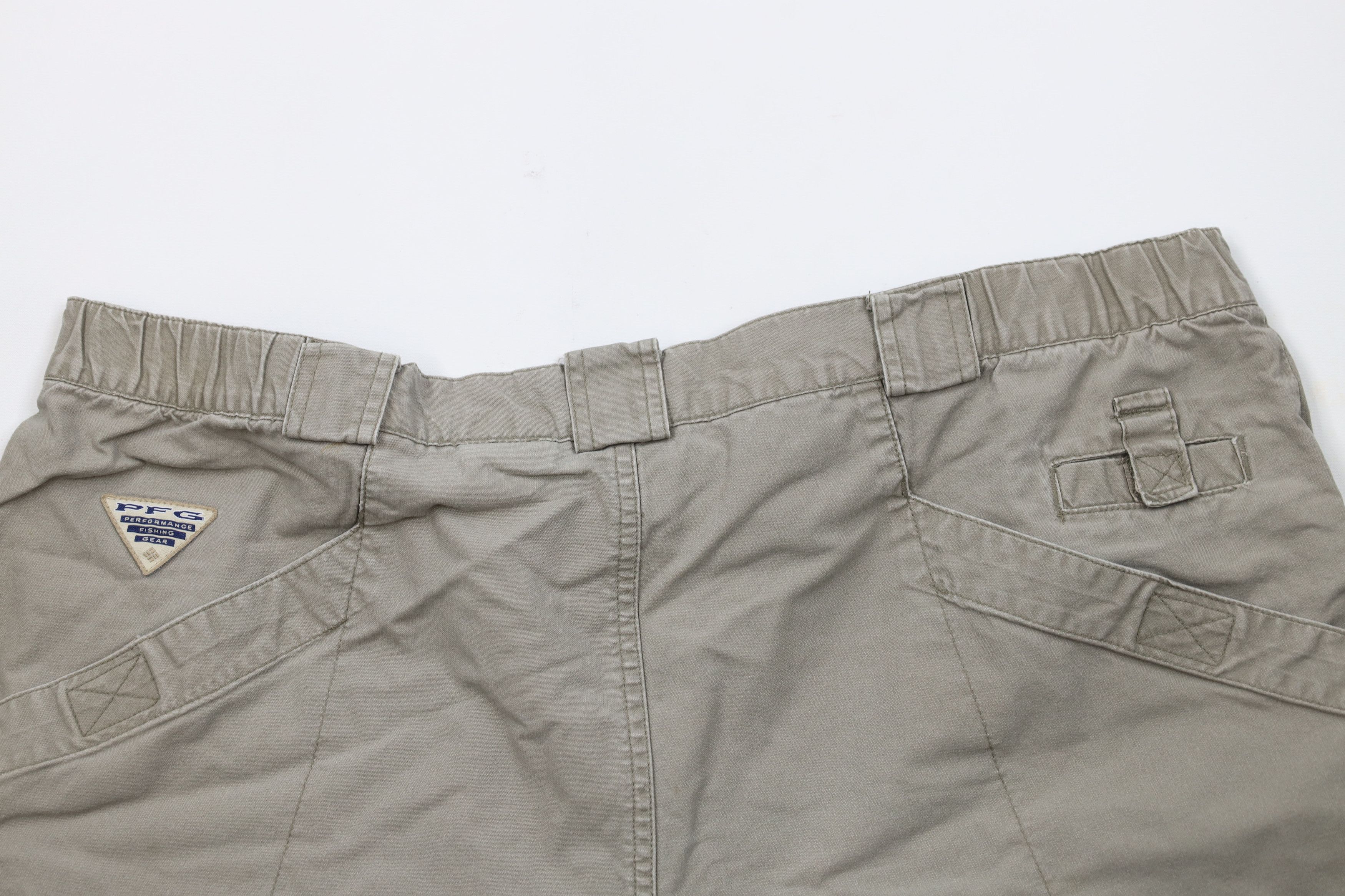 Columbia × Vintage Vintage Columbia PFG Spell Out Above Knee Cargo Shorts Green Size US 36 / EU 52 - 10 Thumbnail