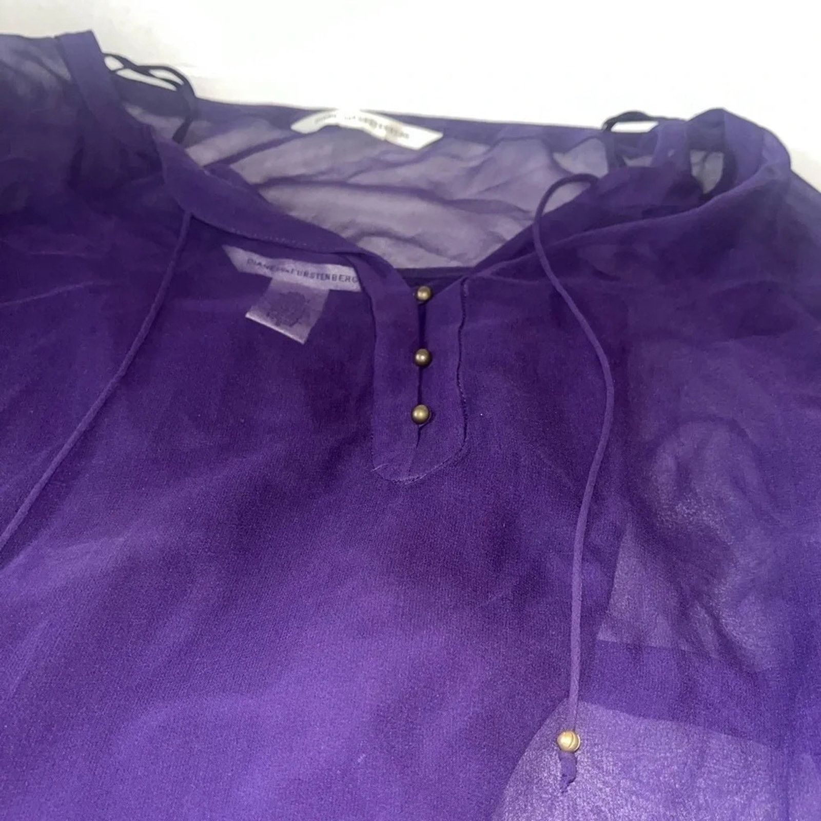 Diane von Furstenberg Diane von Furstenberg 100% silk two piece top, size 2 Size XS / US 0-2 / IT 36-38 - 2 Thumbnail
