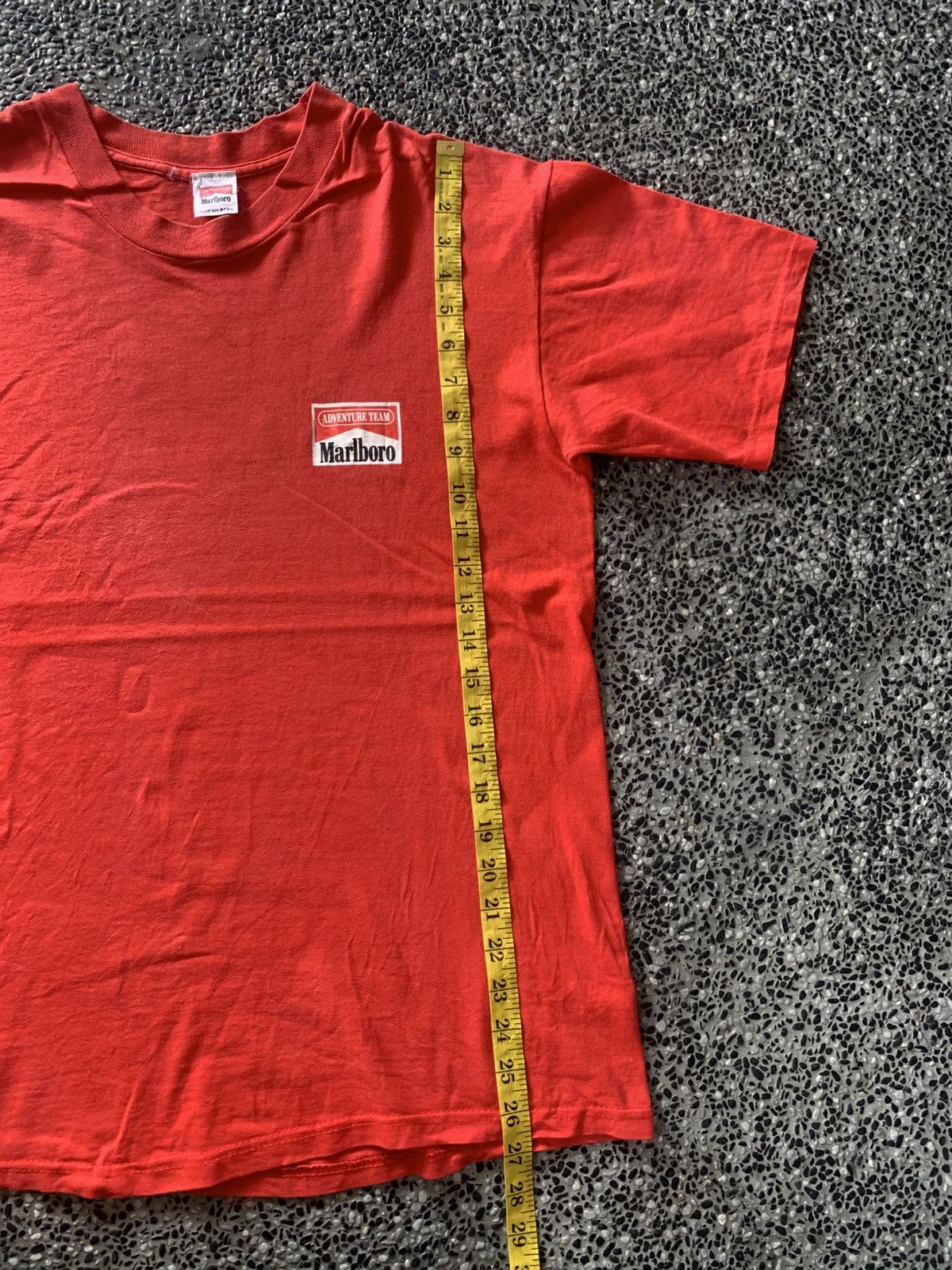 Marlboro Adventure Team × Vintage Vintage 90s Marlboro Adventure Team T shirt Size US L / EU 52-54 / 3 - 9 Thumbnail