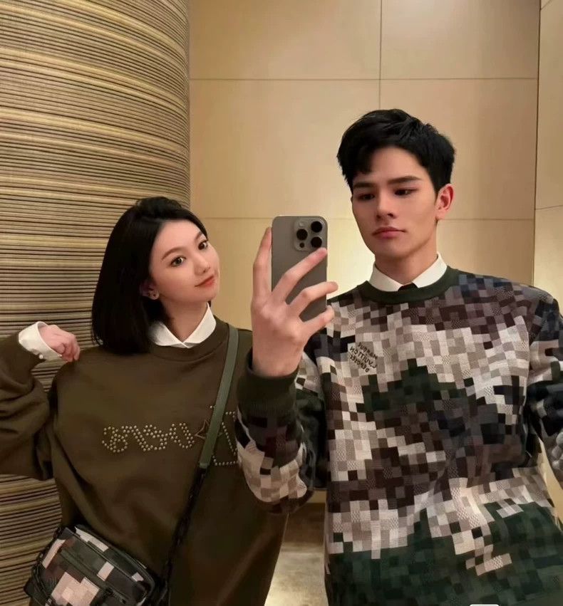 Louis Vuitton Louis Vuitton Fei Dong Co-branded New Camouflage Mosaic Le Size US S / EU 44-46 / 1 - 8 Thumbnail