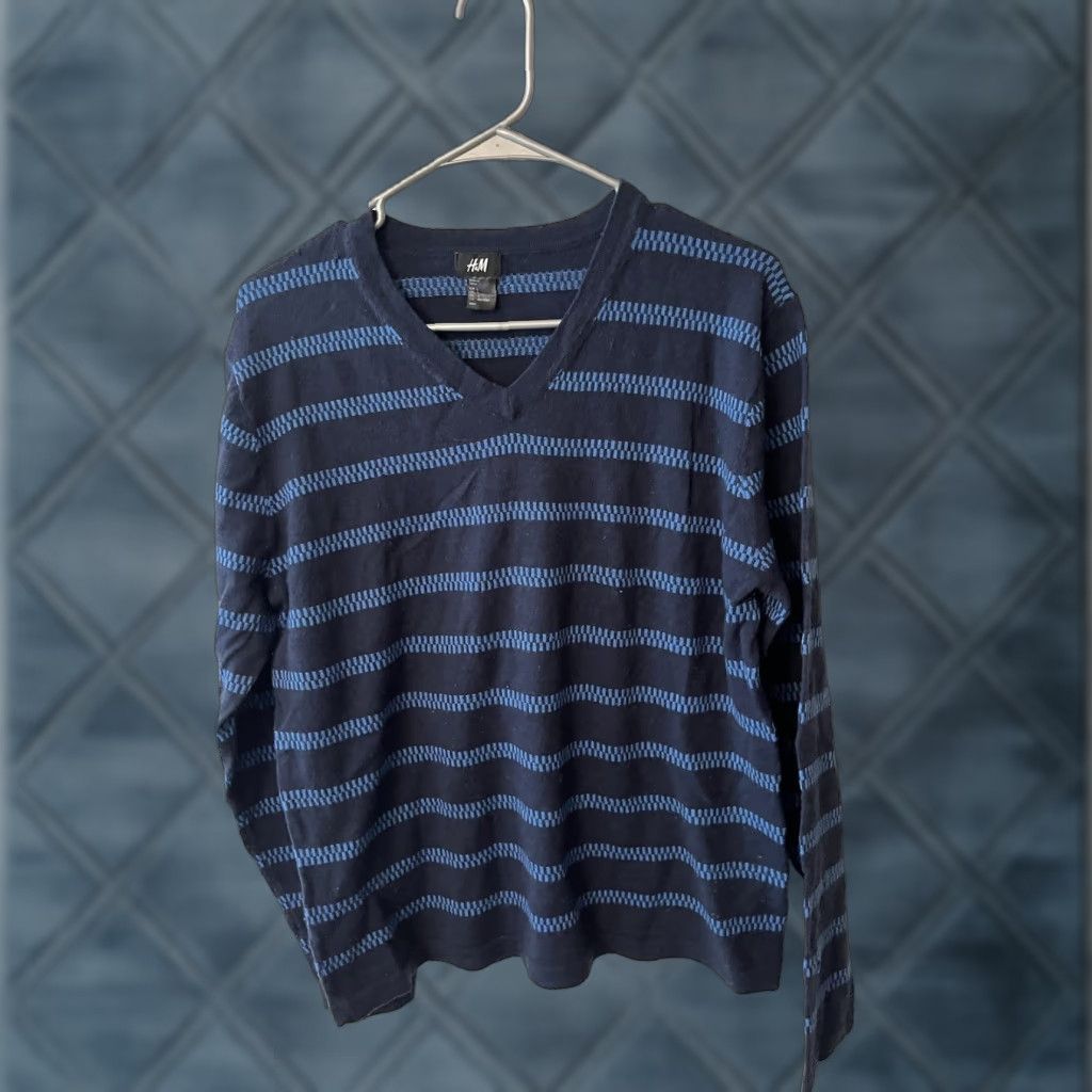 H&M H&M Sweater Mens Size L V-Neck Long Sleeve Striped Blue 100% Cotton Pullover Knit Shirt? Size US L / EU 52-54 / 3 - 1 Thumbnail