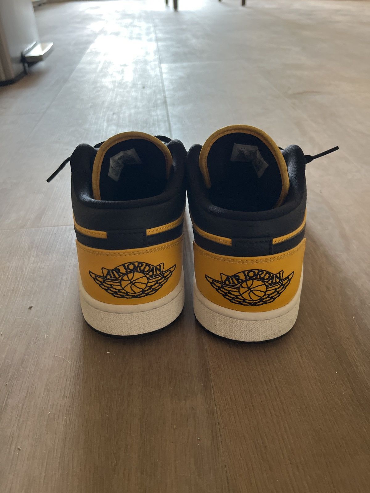 Nike Nike Jordan’s low top Size US 9 / EU 42 - 2 Thumbnail