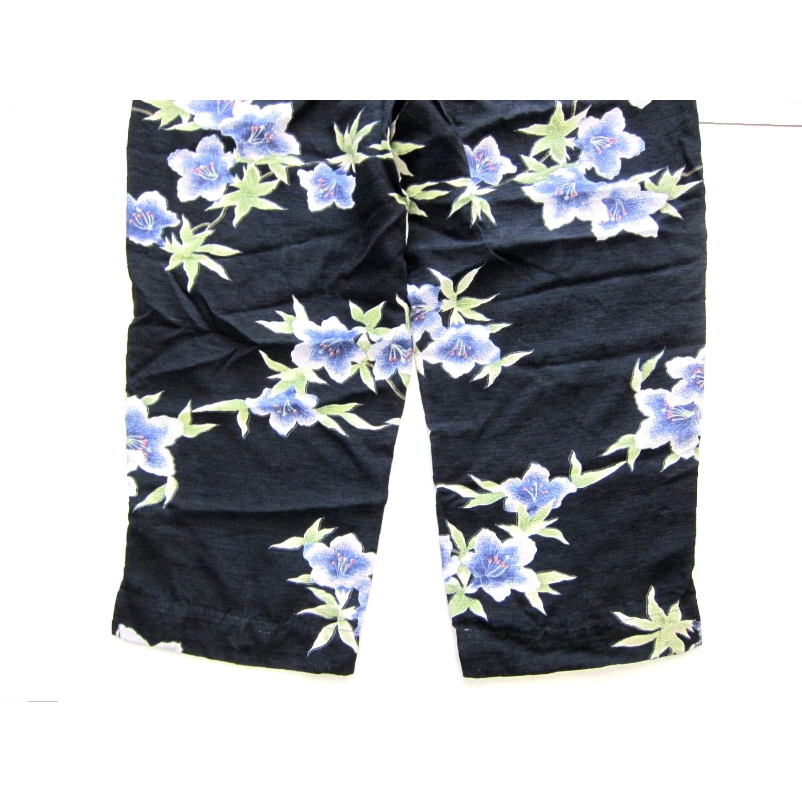Tommy Bahama Tommy Bahama 100% Silk Black Blue Green Floral Capri Pant Woman Size 8 Size 30" / US 8 / IT 44 - 7 Thumbnail