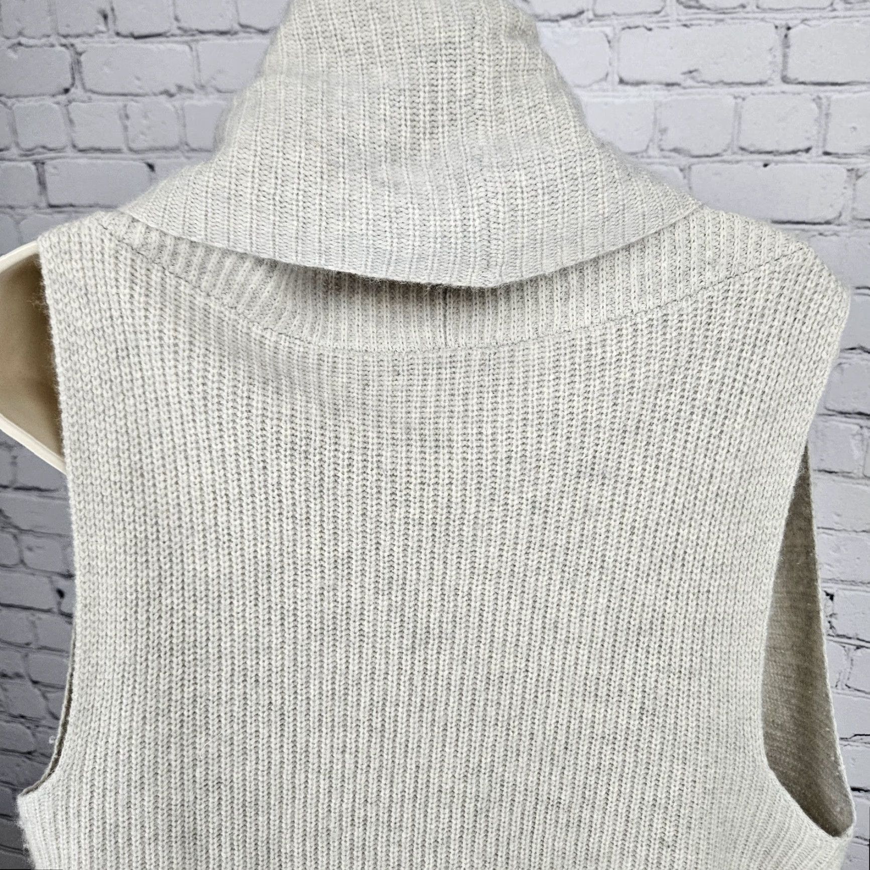 Bloomingdale's C by Bloomingdale's Cardigan Shawl Collar Sleeveless Beige Knit Small S Women Casual Size S / US 4 / IT 40 - 7 Thumbnail