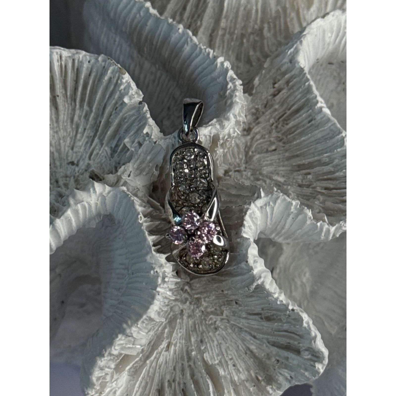 Jewelry 925 STERLING SILVER FLIP FLOP SANDAL PINK & WHITE CZ PENDANT Size ONE SIZE - 1 Thumbnail