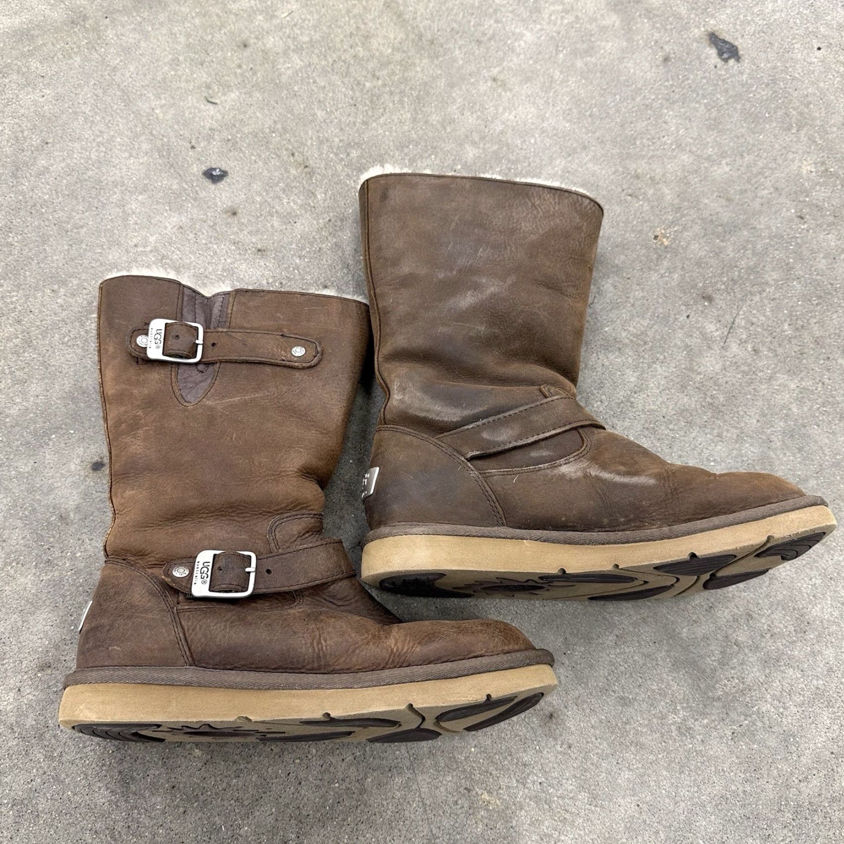 Ugg UGG Boots Women 8 5678 Kensington Brown Leather Shearling Lined Buckle Moto Size US 7 / IT 37 - 2 Thumbnail