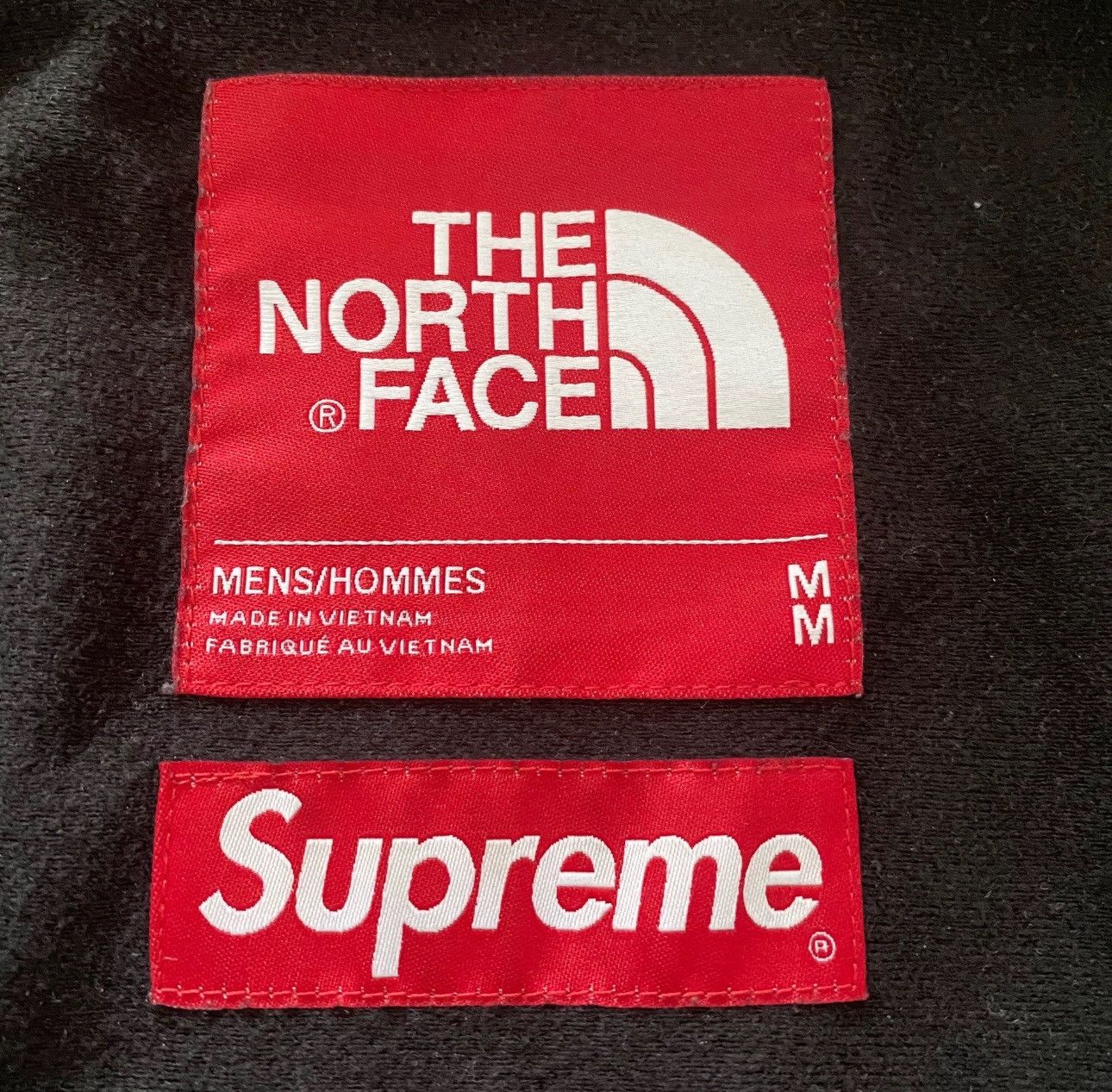 Supreme × The North Face Supreme The North Face Metallic Logo Parka Gold Medium Size US M / EU 48-50 / 2 - 4 Thumbnail