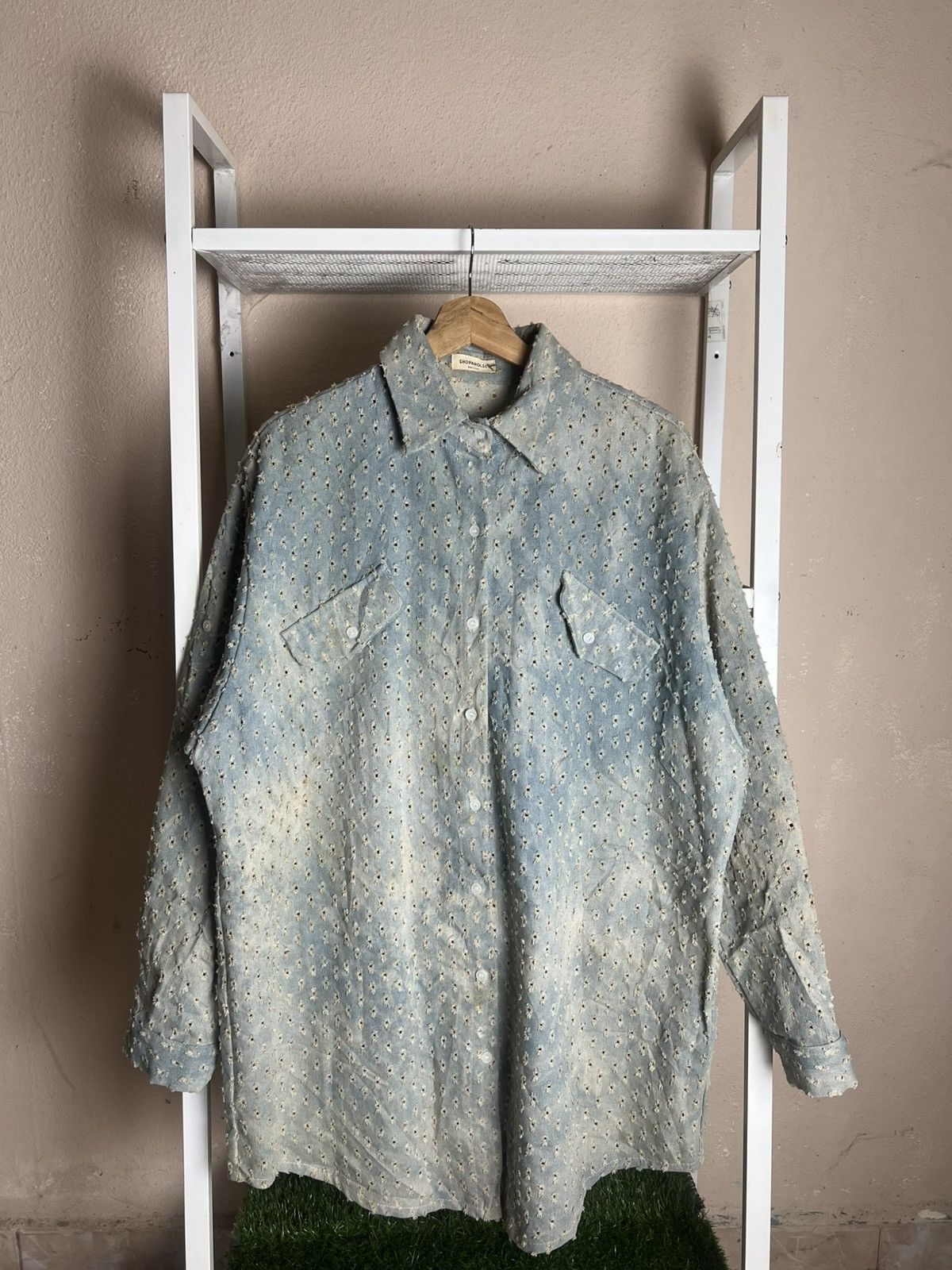 Other Shopaholic Distressed Floral Dot Denim Button-Up Size XXL / US 16-18 / IT 52-54 - 1 Thumbnail