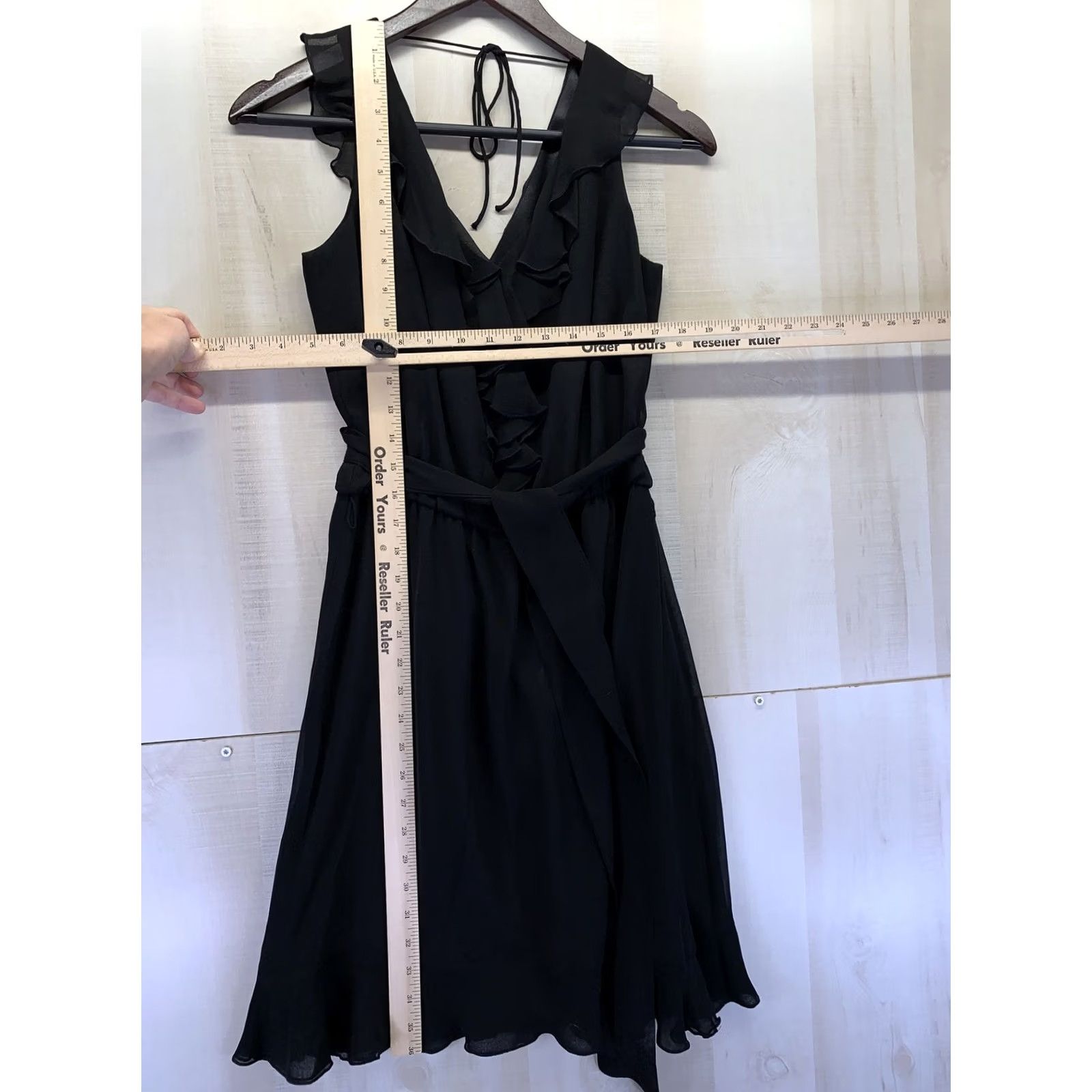 White House Black Market VINTAGE White House Black Market Dress Tank V-Neck Chiffon Silk Ruffle Knee Length Womens 2-5642 Black Size XS / US 0-2 / IT 36-38 - 3 Thumbnail