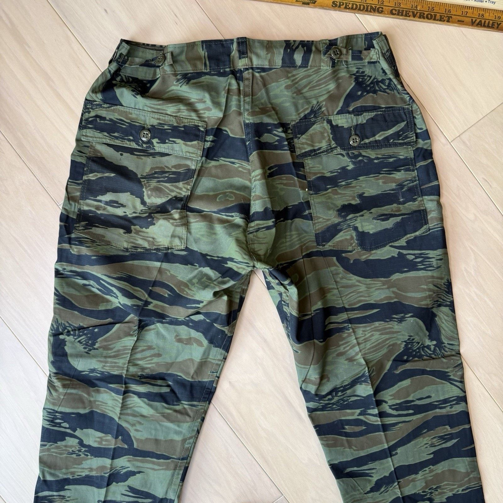 Other Vintage Military Tiger Stripe Pants 33 Green 70s Vietnam Size US 33 - 8 Thumbnail