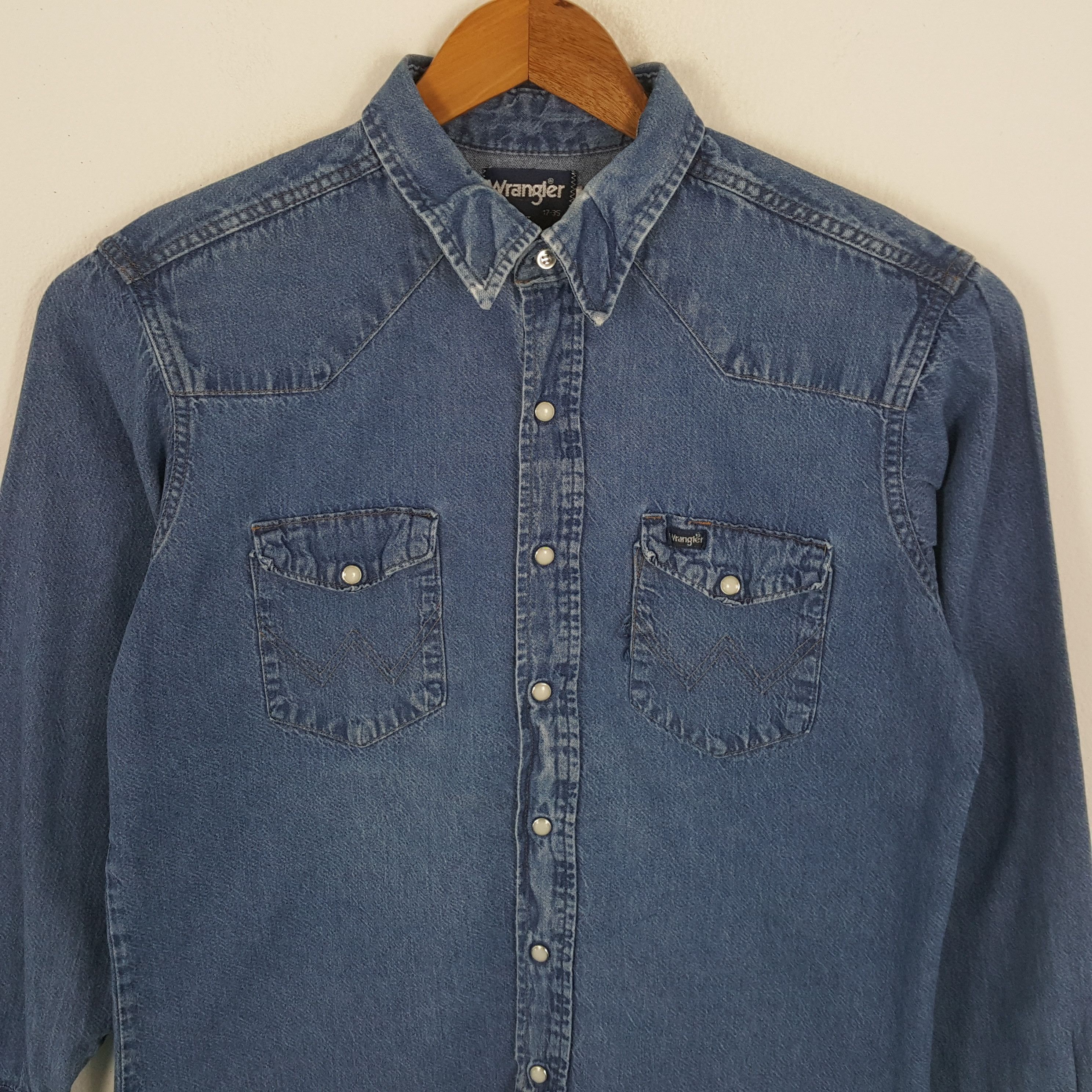 Vintage × Wrangler Vintage WRANGLER American Classic Style Denim Shirts Size US XL / EU 56 / 4 - 2 Thumbnail