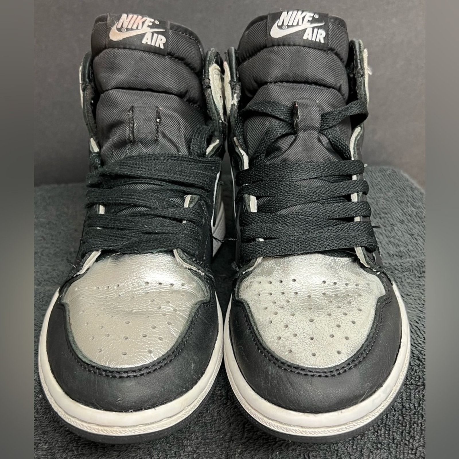 Jordan Brand Jordan 1 High OG Metallic Silver Women’s SIZE 7 Size US 7 / IT 37 - 2 Thumbnail
