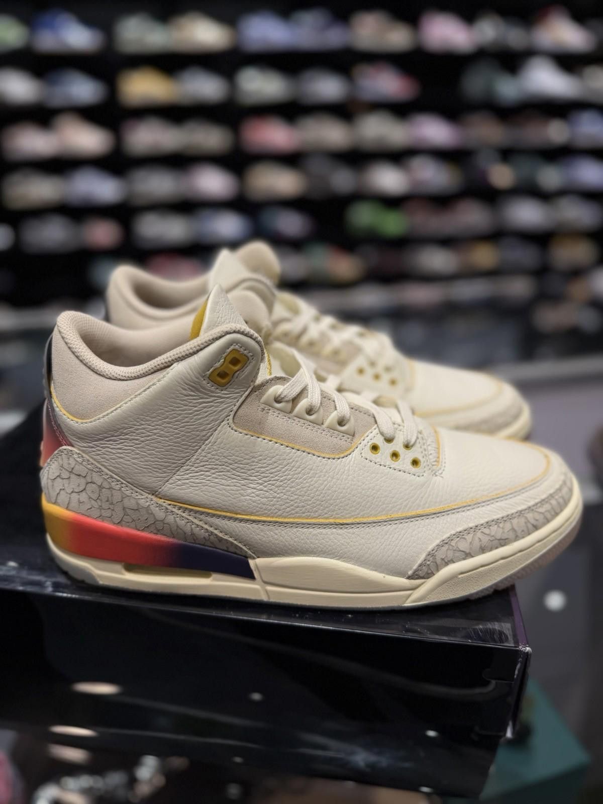 Jordan Brand 10.5 - Nike Air Jordan 3 Retro SP J Balvin Medellin Sunset Size US 10.5 / EU 43-44 - 8 Thumbnail