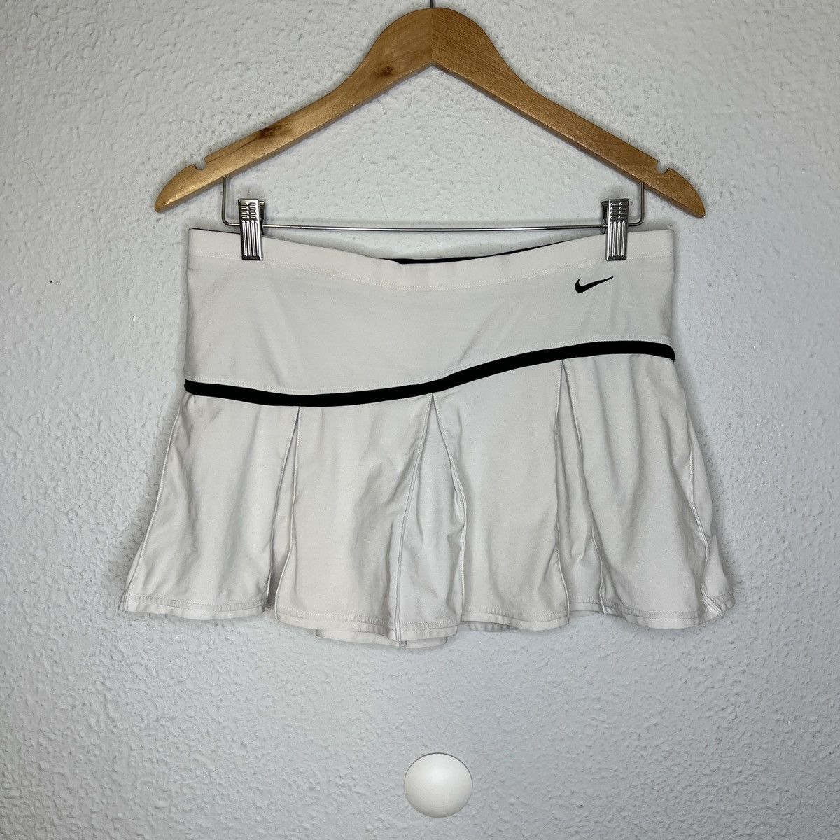 Nike Nike vintage tennis mini skirt y2k white Size 27" / US 4 / IT 40 - 1 Thumbnail