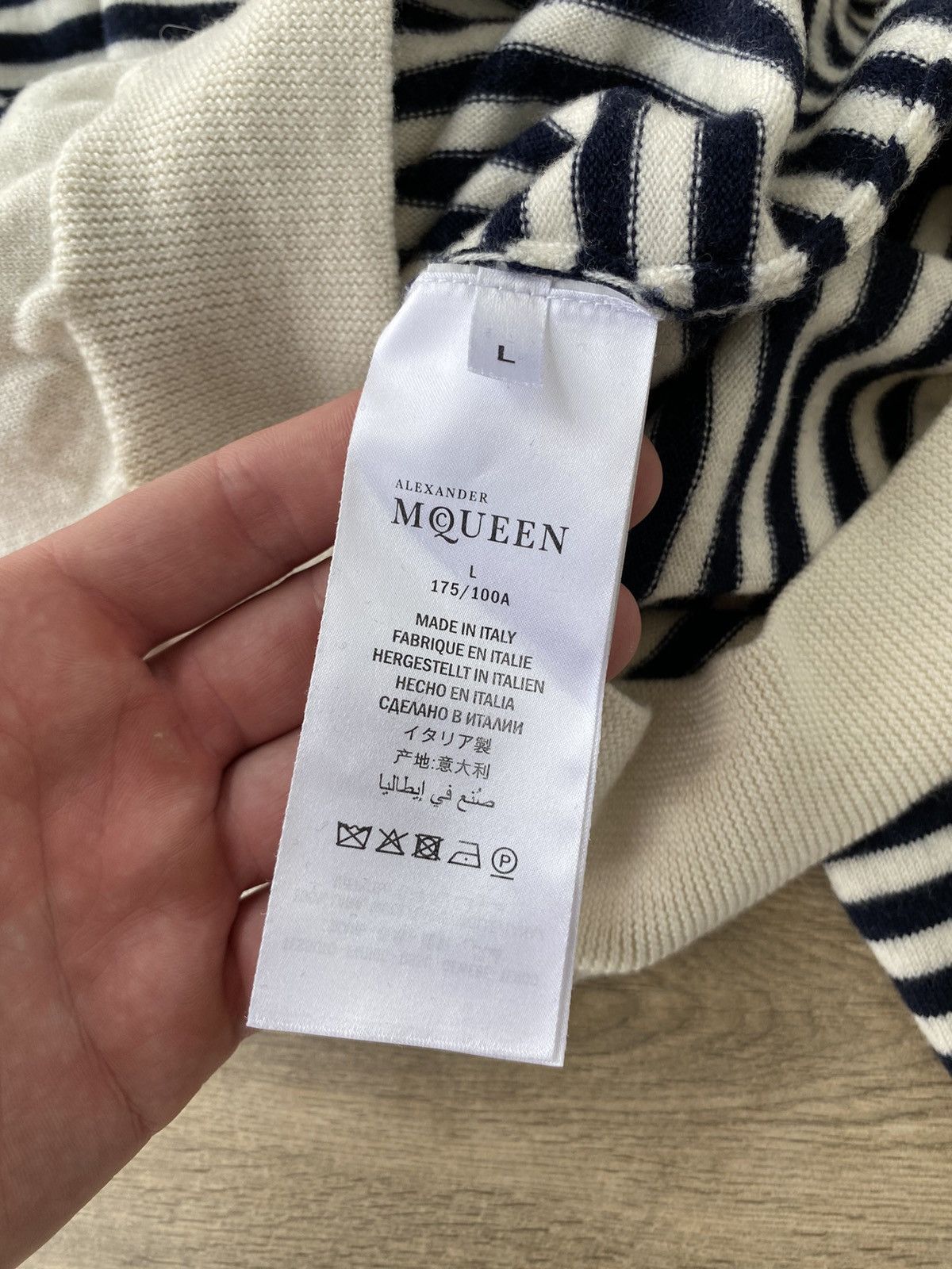 Alexander McQueen Alexander Mqueen Skull Sweater Size L / US 10 / IT 46 - 13 Thumbnail