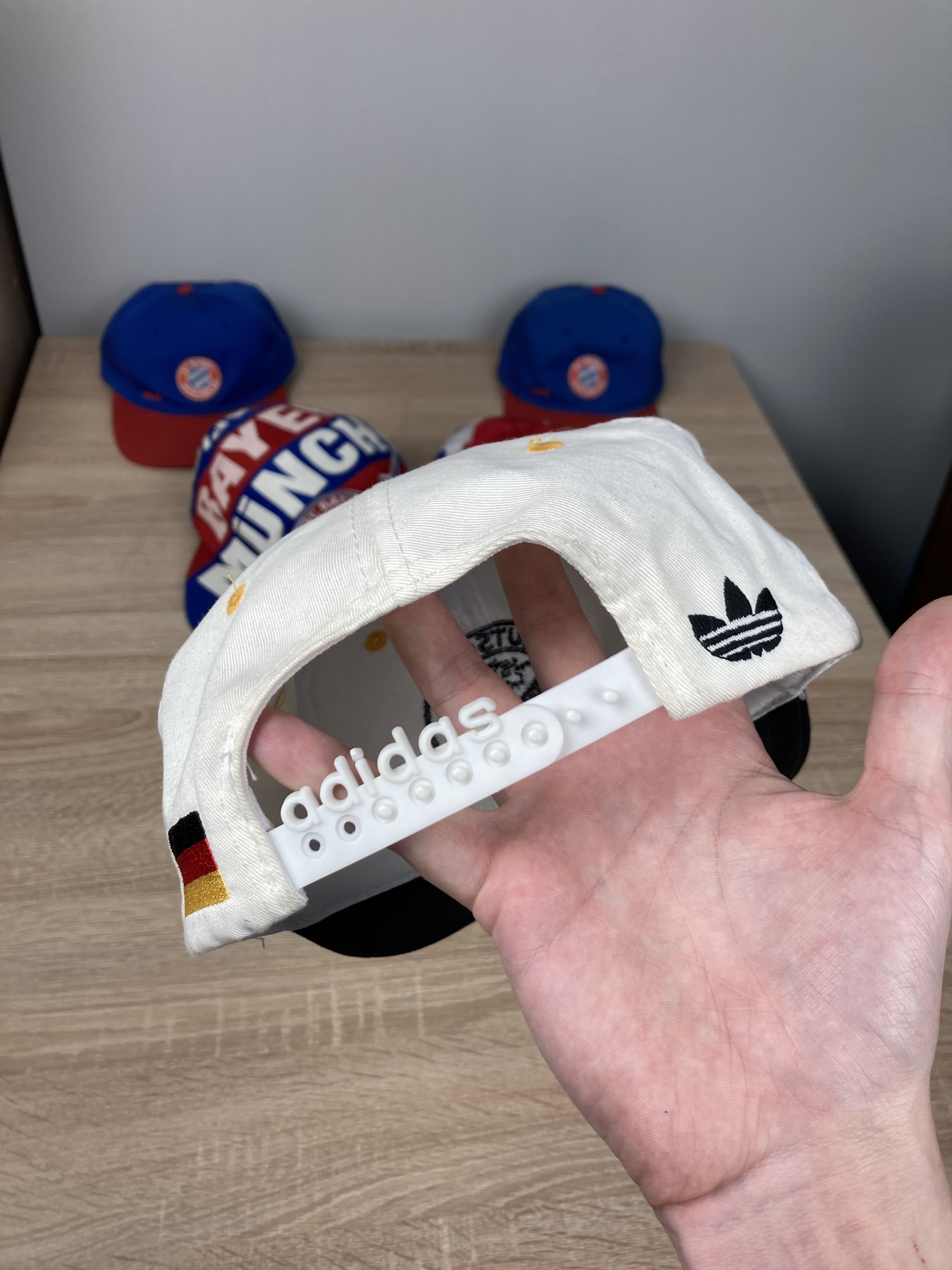 Sports Specialties × Vintage Collection of Caps German Bundesliga Team Bayern Munich 70s+ Size ONE SIZE - 11 Thumbnail