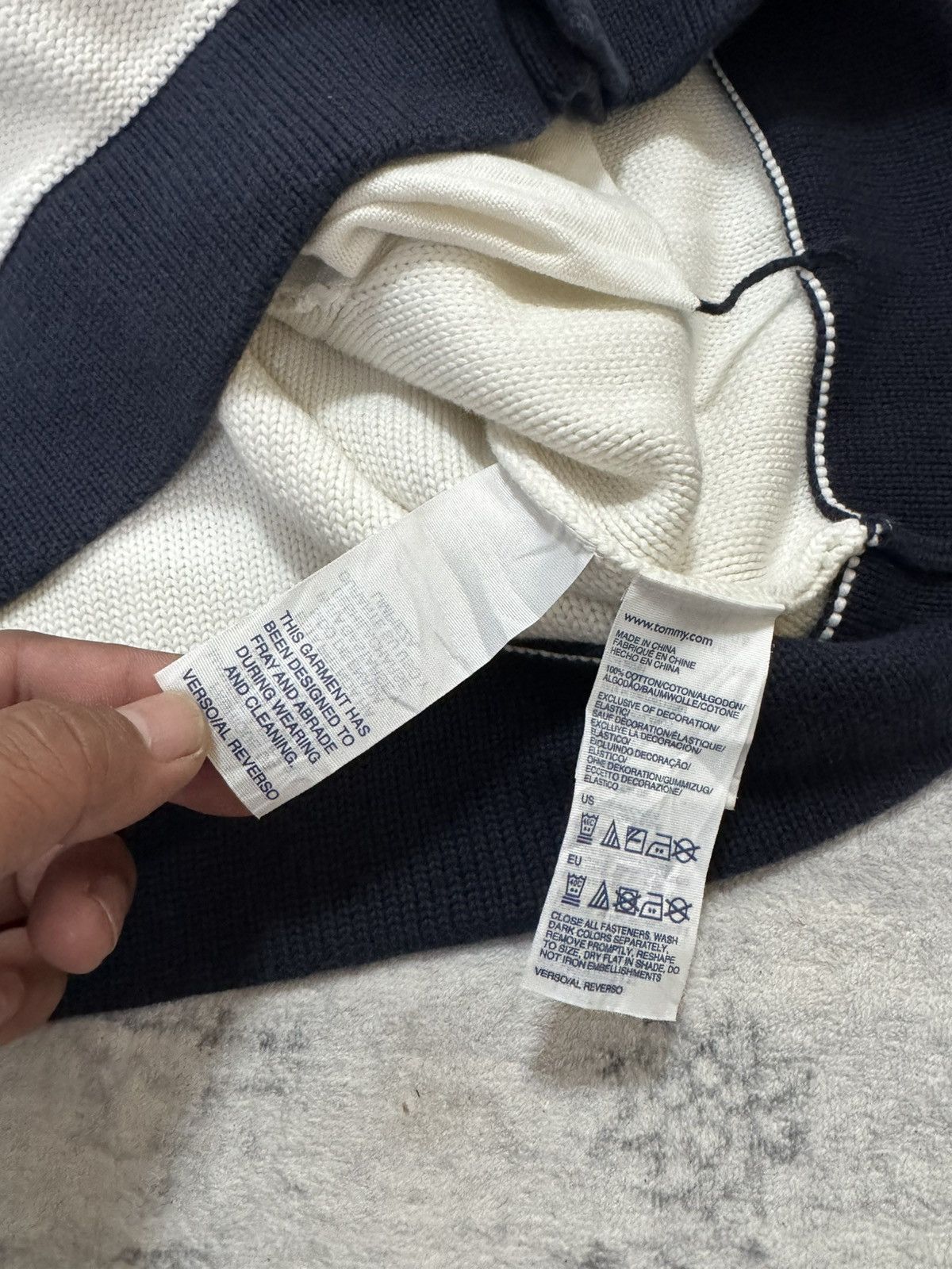 Tommy Hilfiger VINTAGE TOMMY HILFIGER BUTTON UP CARDIGAN Size US M / EU 48-50 / 2 - 8 Thumbnail