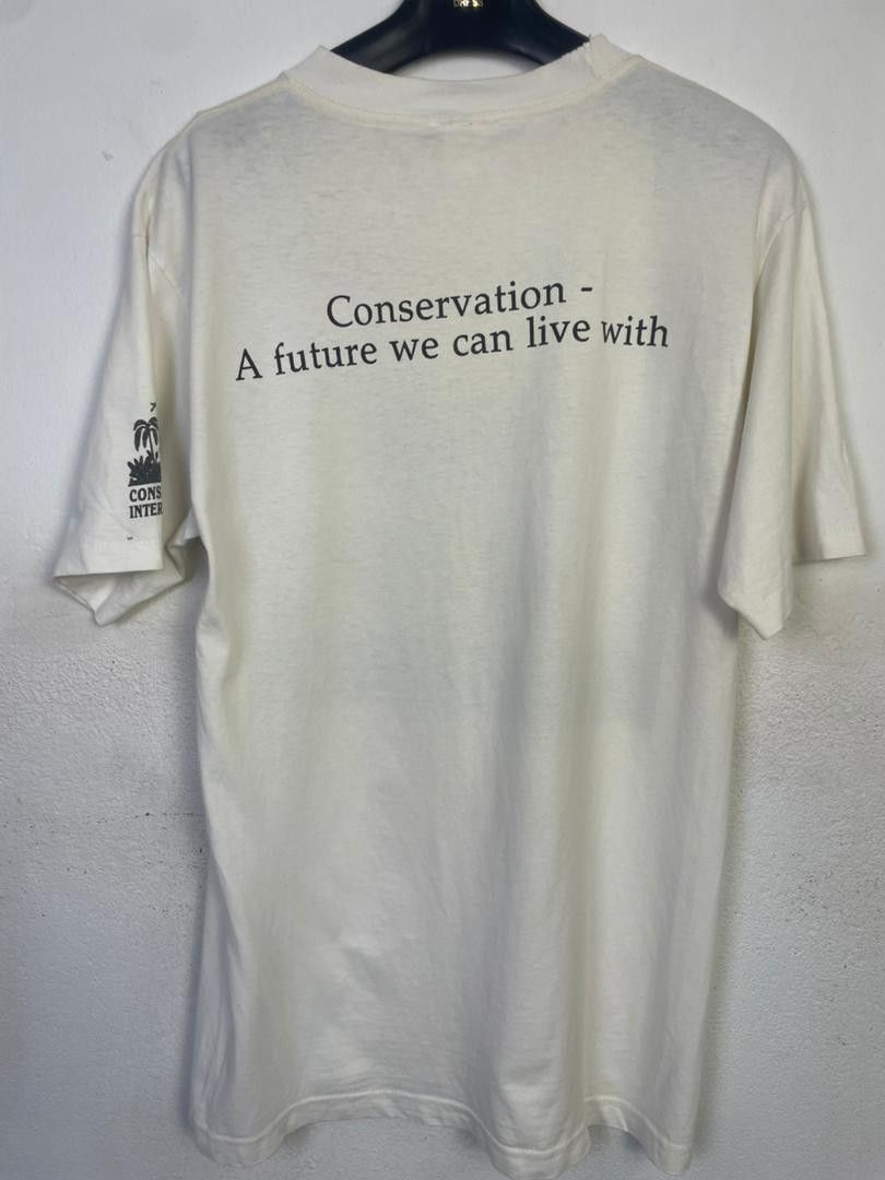 Designer Vintage Conservation International tee Size US M / EU 48-50 / 2 - 8 Thumbnail
