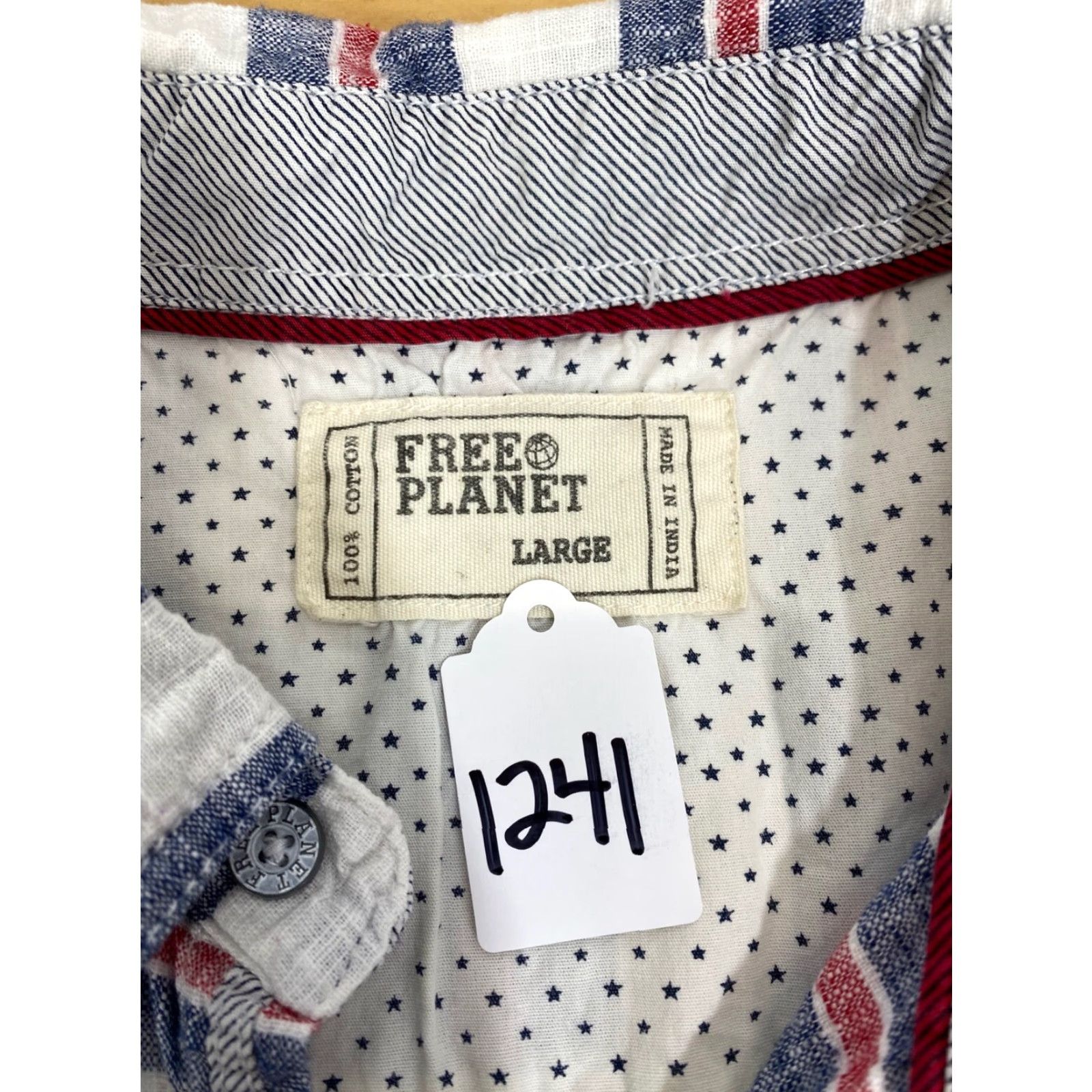 Vintage VINTAGE Free Planet Mens Button-Up Plaid Shirt XL Blue Red White Casual Short Sleeve Collared Size US XL / EU 56 / 4 - 2 Thumbnail