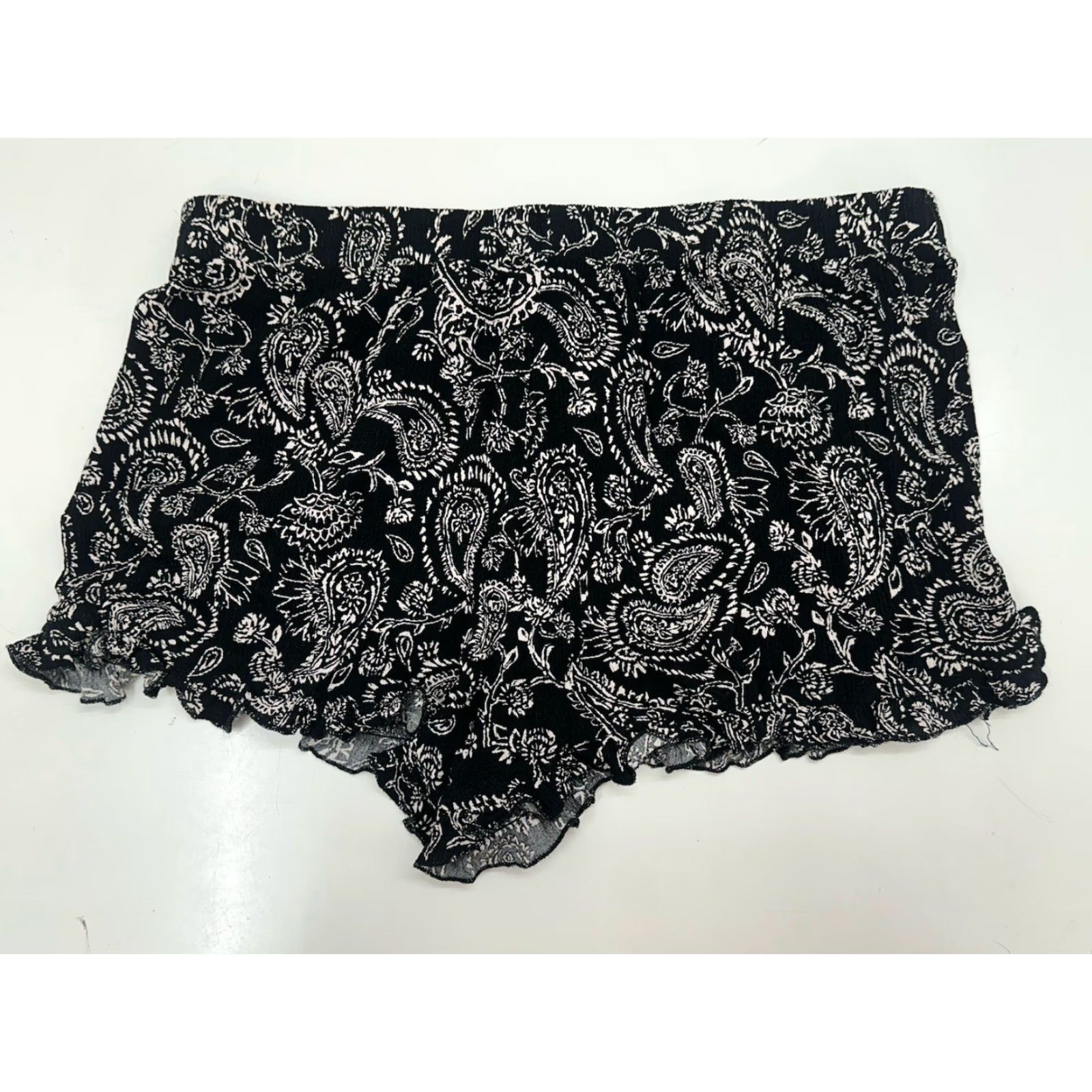 Vintage Mudd Womens Juniors Shorts Size XL Black Paisley Flowy Ruffled Elastic Waist Size 40" / US 18 - 7 Thumbnail
