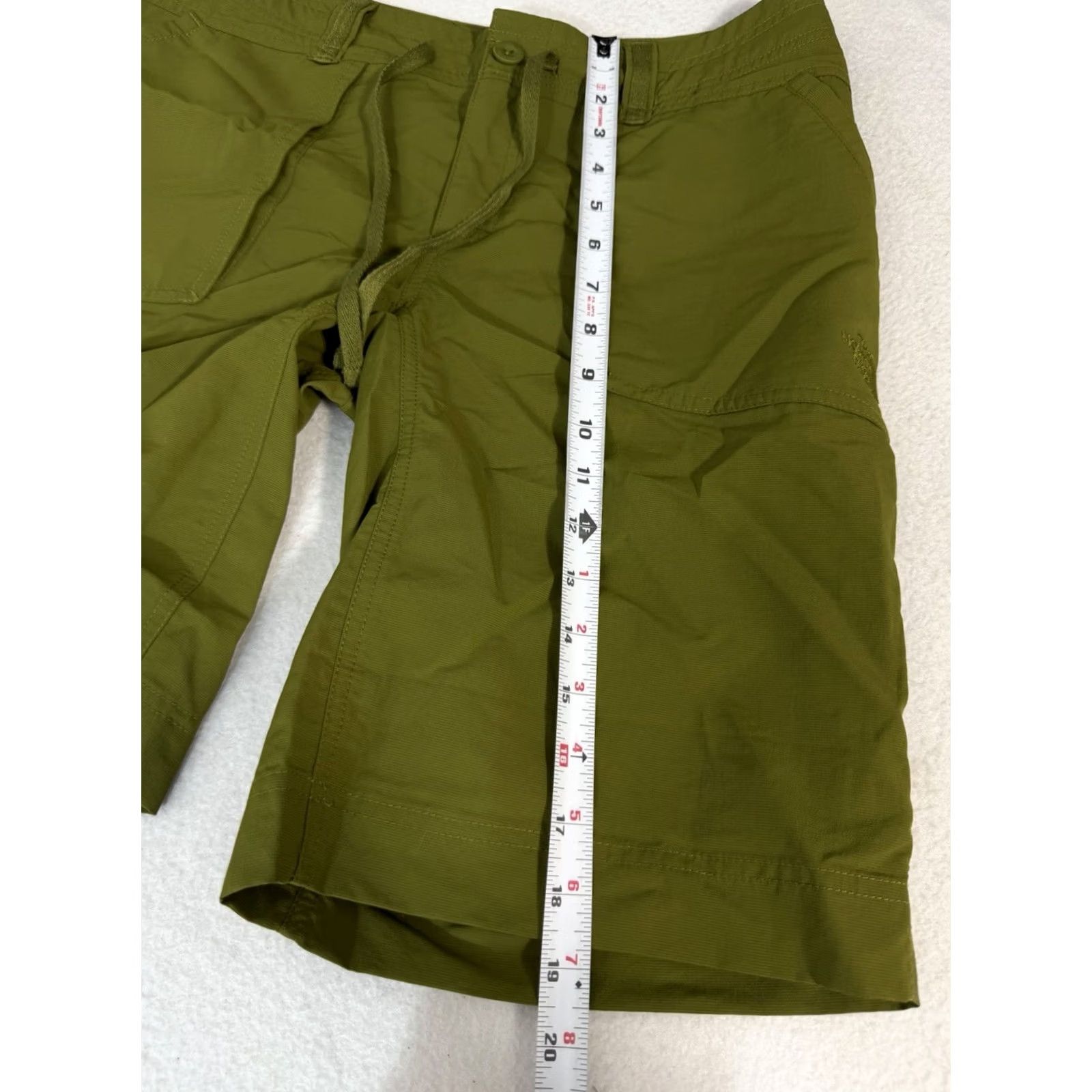 The North Face The North Face Horizon Sunnyside Army Green Womens Sz 8 Long Shorts Outdoor Size 30" / US 8 / IT 44 - 2 Thumbnail