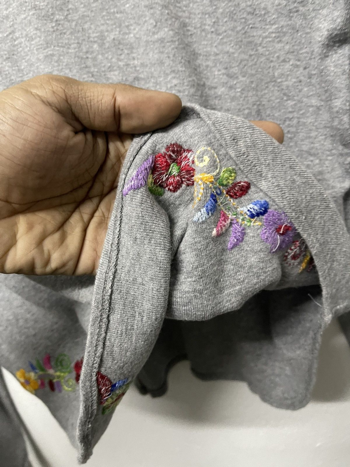 Tricot Comme des Garcons AW 2002 COMME DES GARCONS TRICOT FLORAL EMBROIDERED SHIRT Size M / US 6-8 / IT 42-44 - 9 Thumbnail