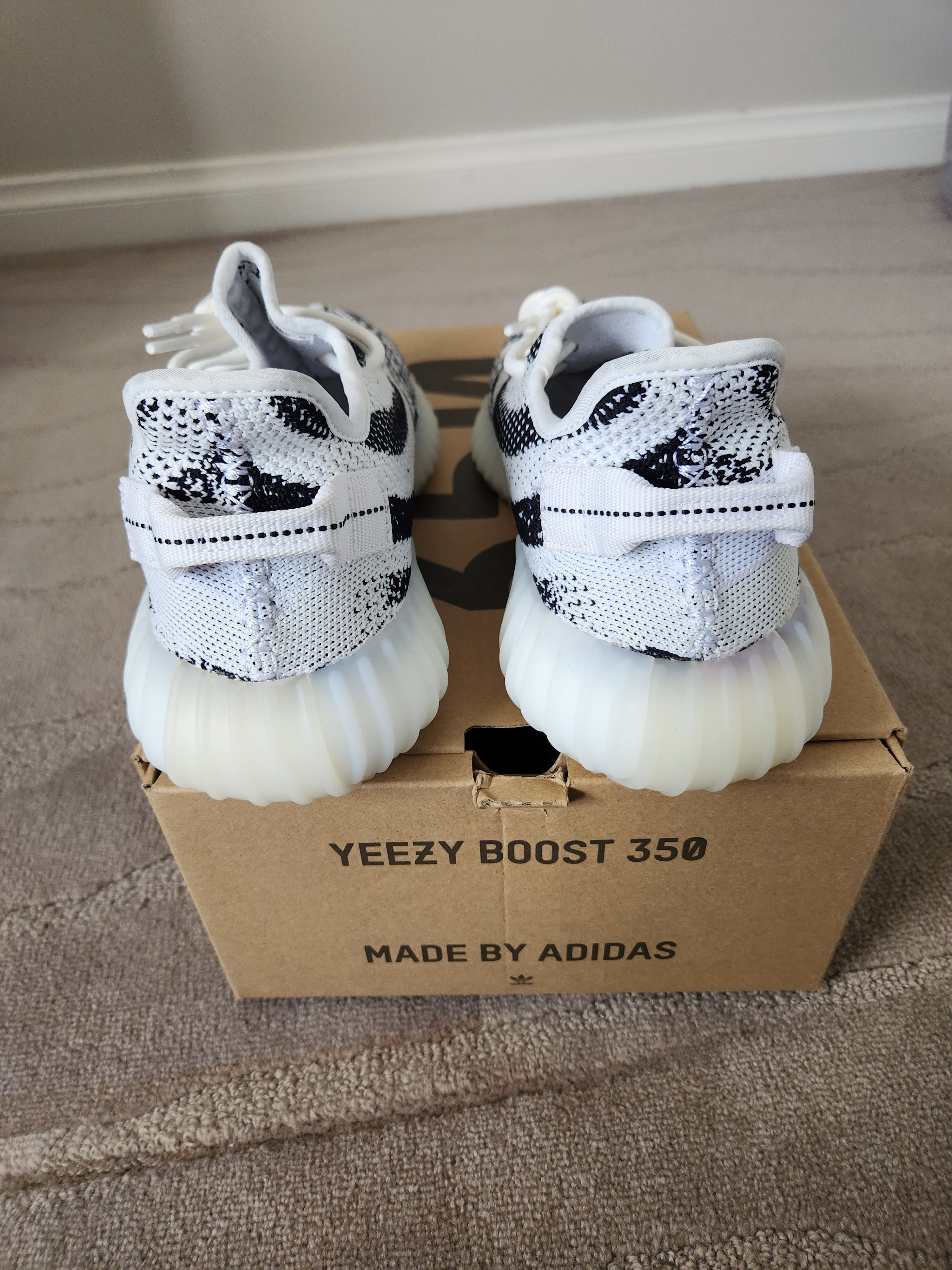 Adidas × Yeezy yeezy boost 350 v2 zebra Size US 10 / EU 43 - 4 Thumbnail