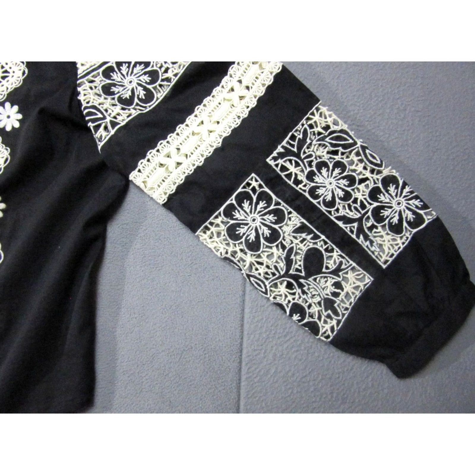 Vintage Jade Blouse Womens Large Black White Crochet Embroidered Floral Button Boho Shirt Size L / US 10 / IT 46 - 2 Thumbnail