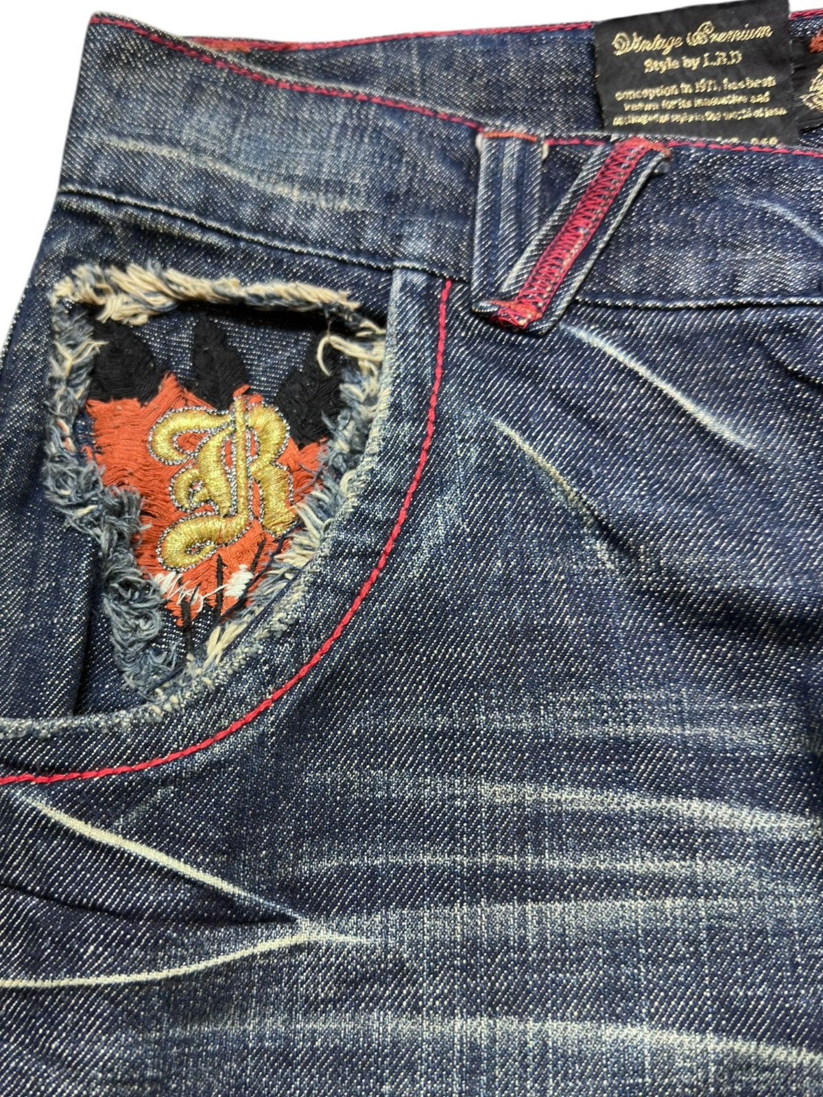Ed Hardy Vintage Red Pepper Skulls Embroided Punk Denim Size US 33 - 3 Thumbnail