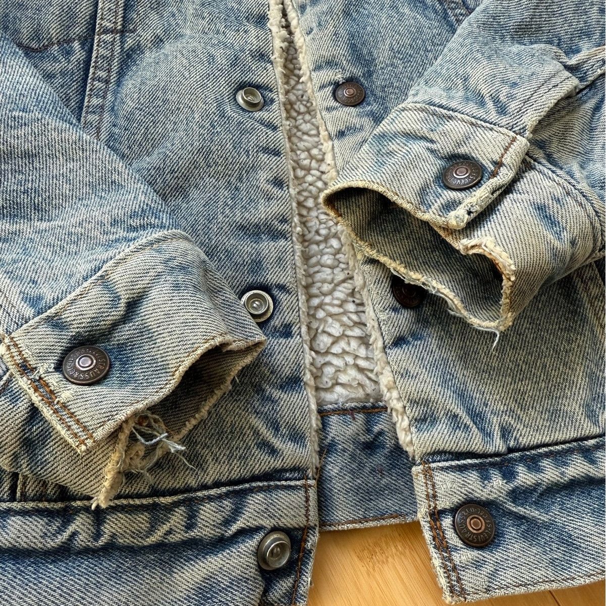 Levi's Vintage 90s Levi's Sherpa Lined Blue Denim Jacket Men's 34R Size US M / EU 48-50 / 2 - 8 Thumbnail