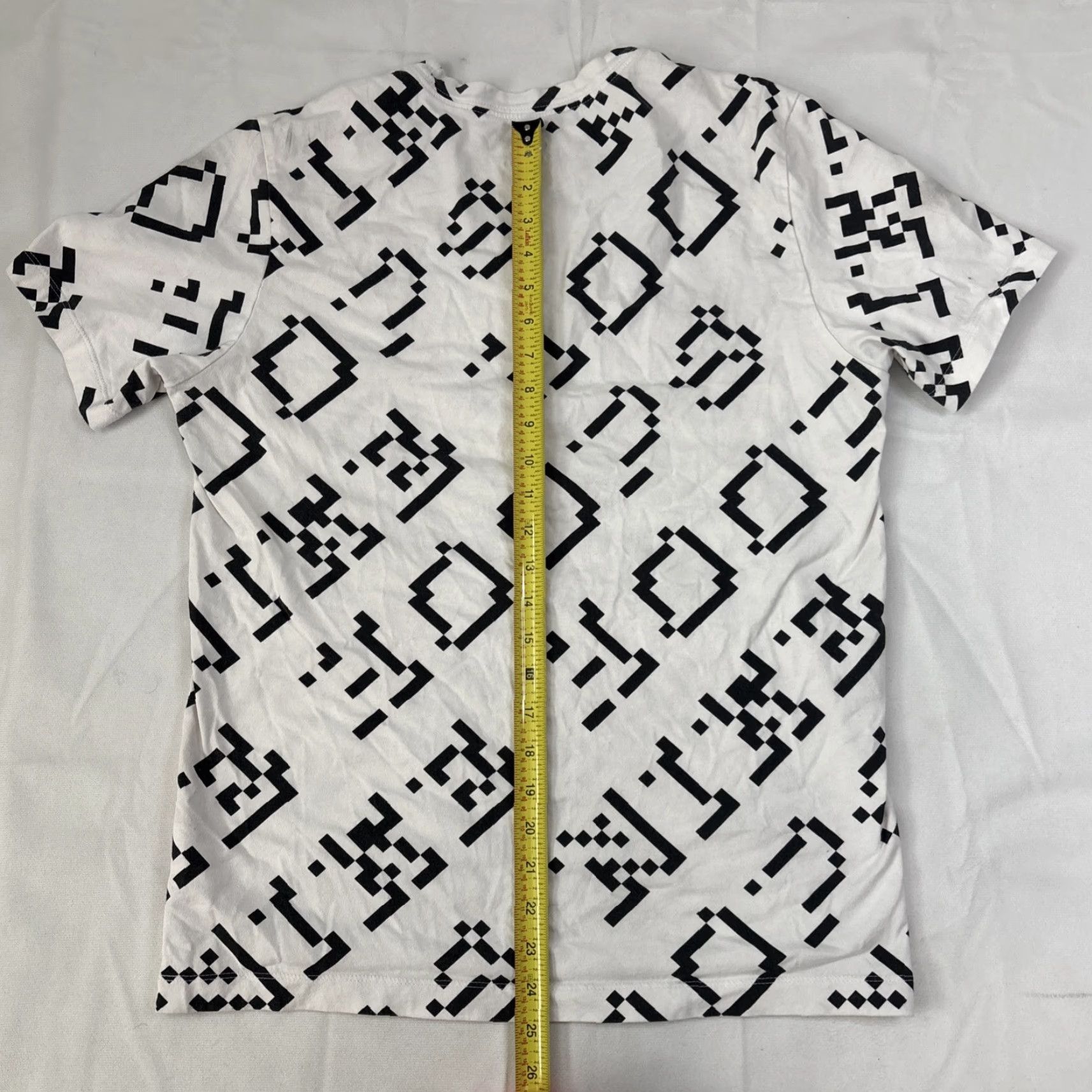 Nike Nike Sportswear T-Shirt Shirt Mens Medium White Black Short Sleeve Basketball Graphic 8-Bit Pixel Crew Neck Modern Nike Basketball Mens Size US 31 - 6 Thumbnail