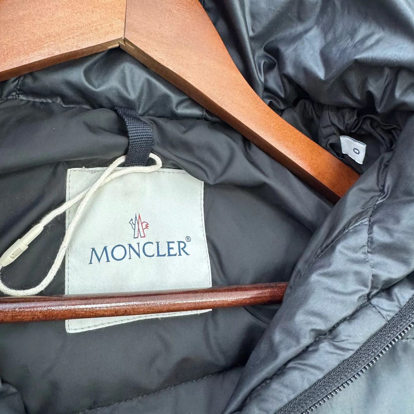 Moncler Moncler hooded fur collar long navy down coat Size 0 like new Size XS / US 0-2 / IT 36-38 - 5 Thumbnail