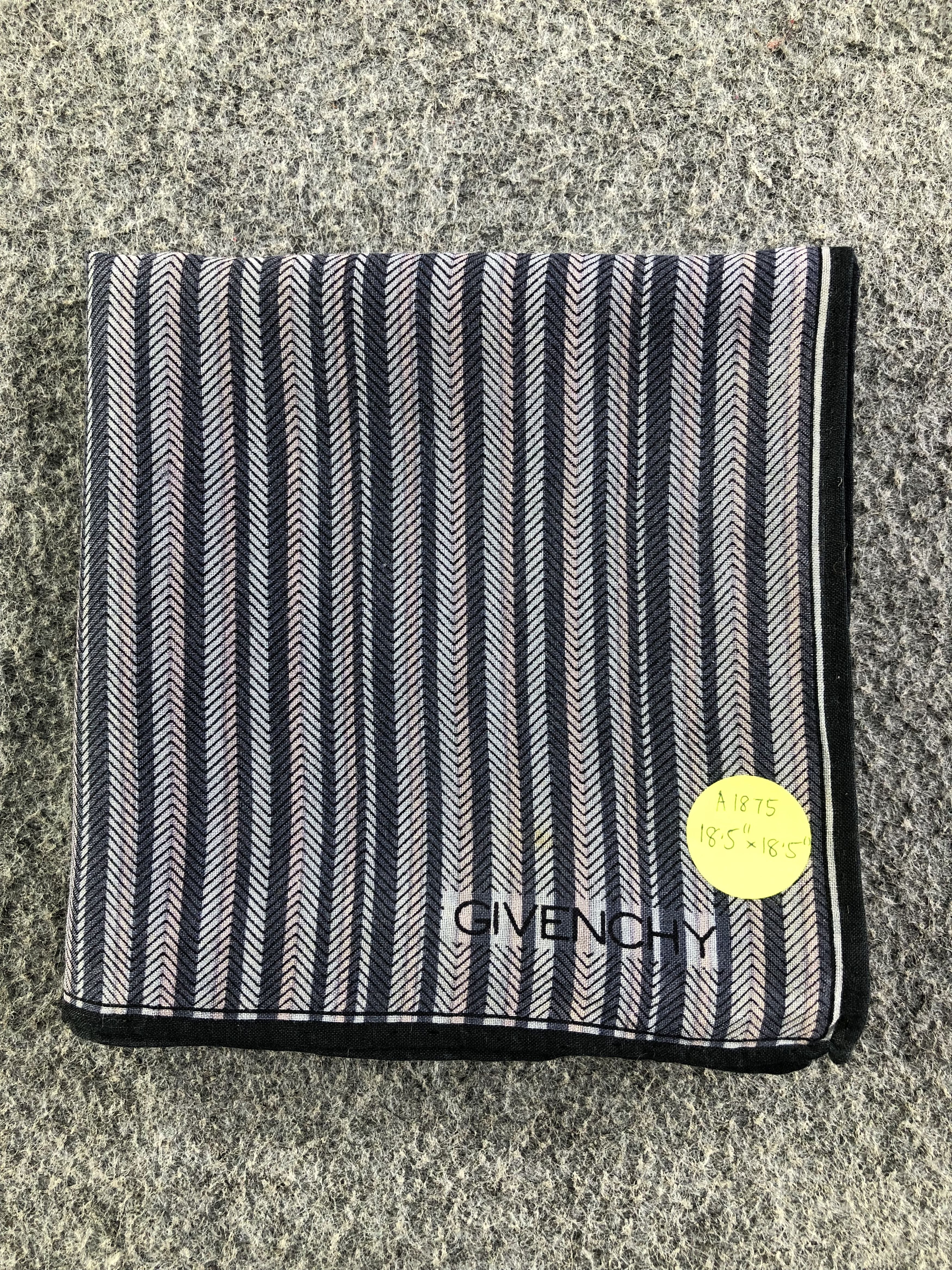 Vintage Givenchy Handkerchief / Bandana / Neckerchief Size ONE SIZE - 9 Thumbnail