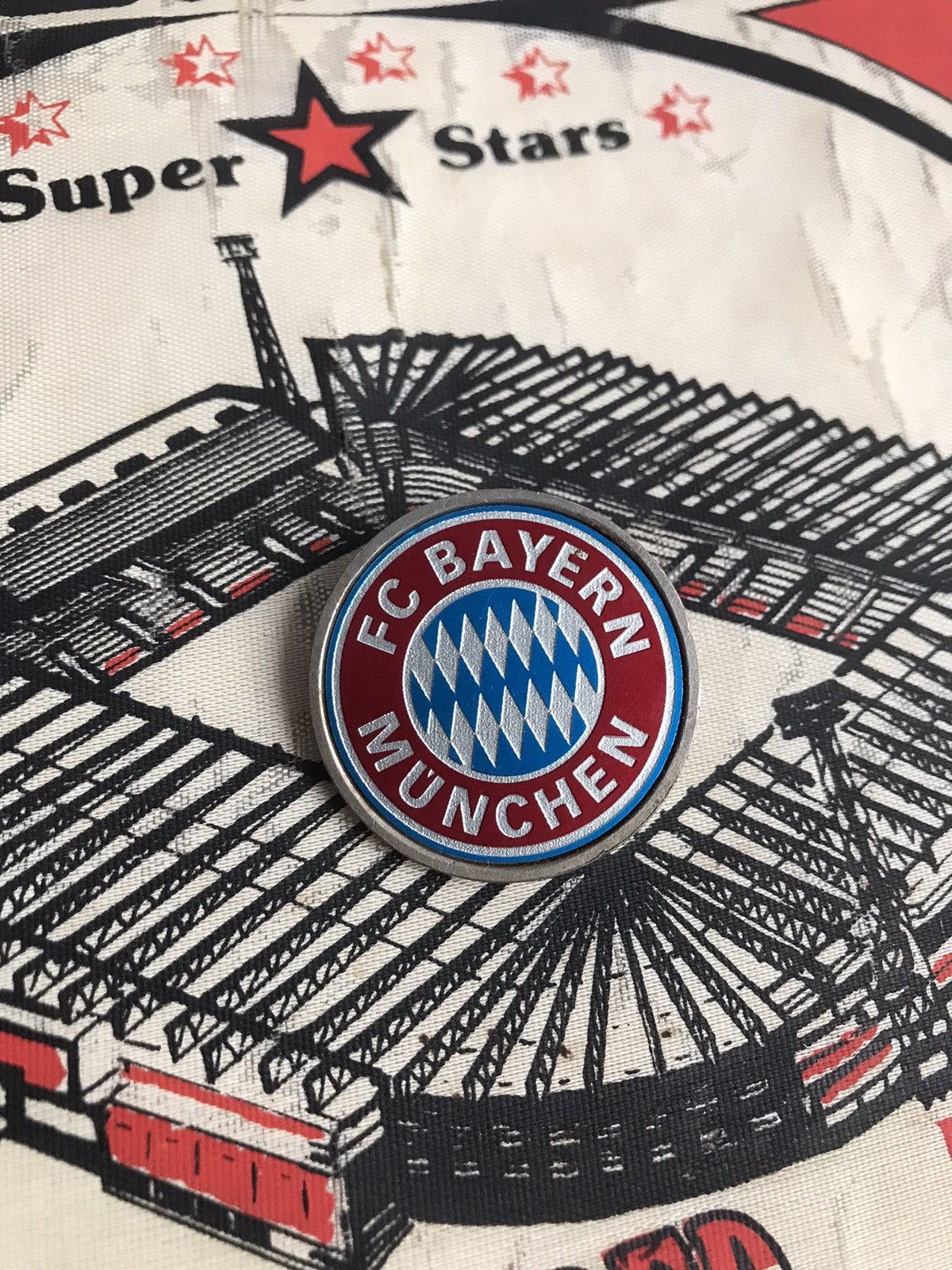 Vintage Rare europe pin enamel badge FOOTBALL CLUB BAYERN MUNCHEN EV Size ONE SIZE - 5 Thumbnail