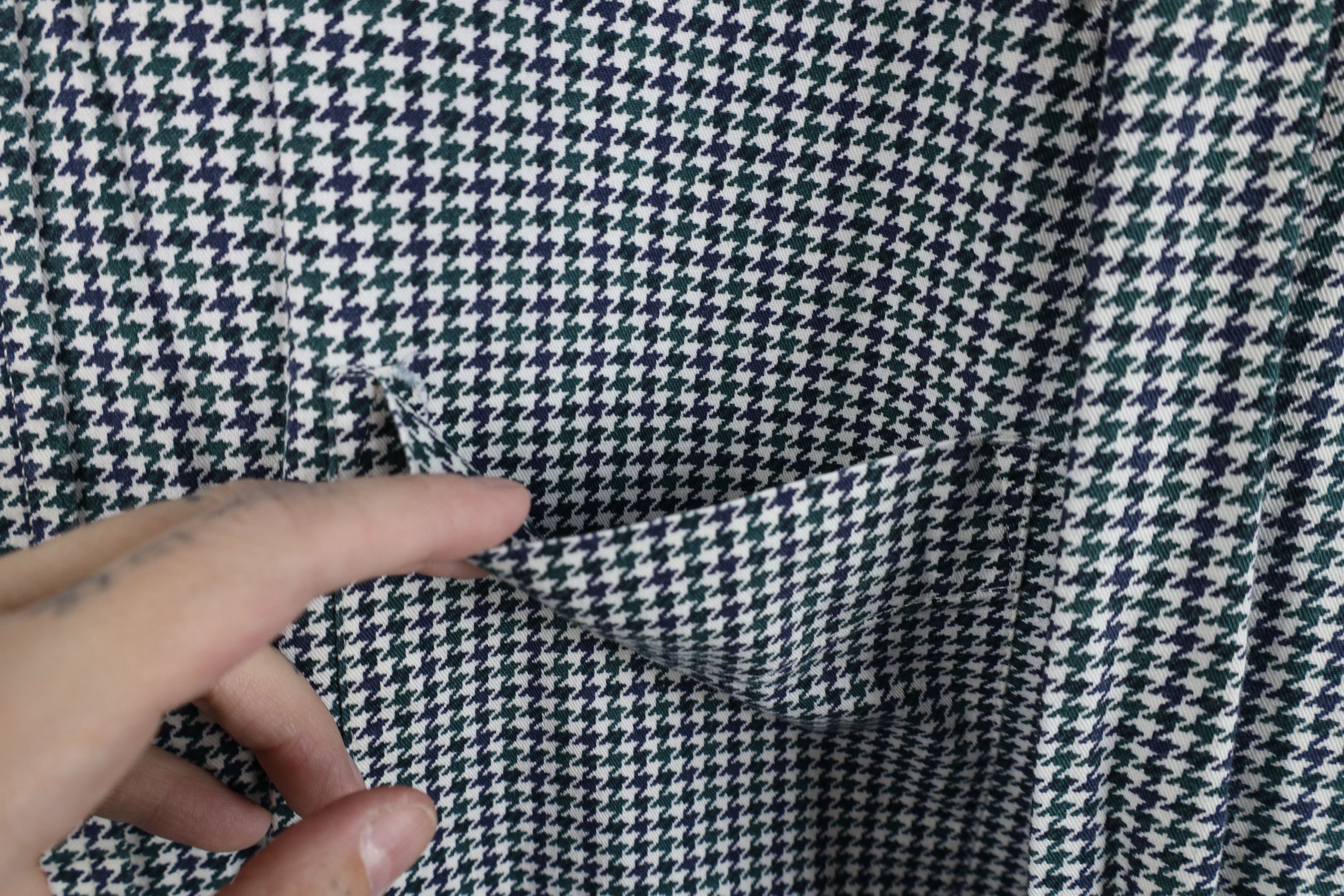 Vintage Vintage 90s Streetwear Houndstooth Collared Button Shirt Size US L / EU 52-54 / 3 - 4 Thumbnail