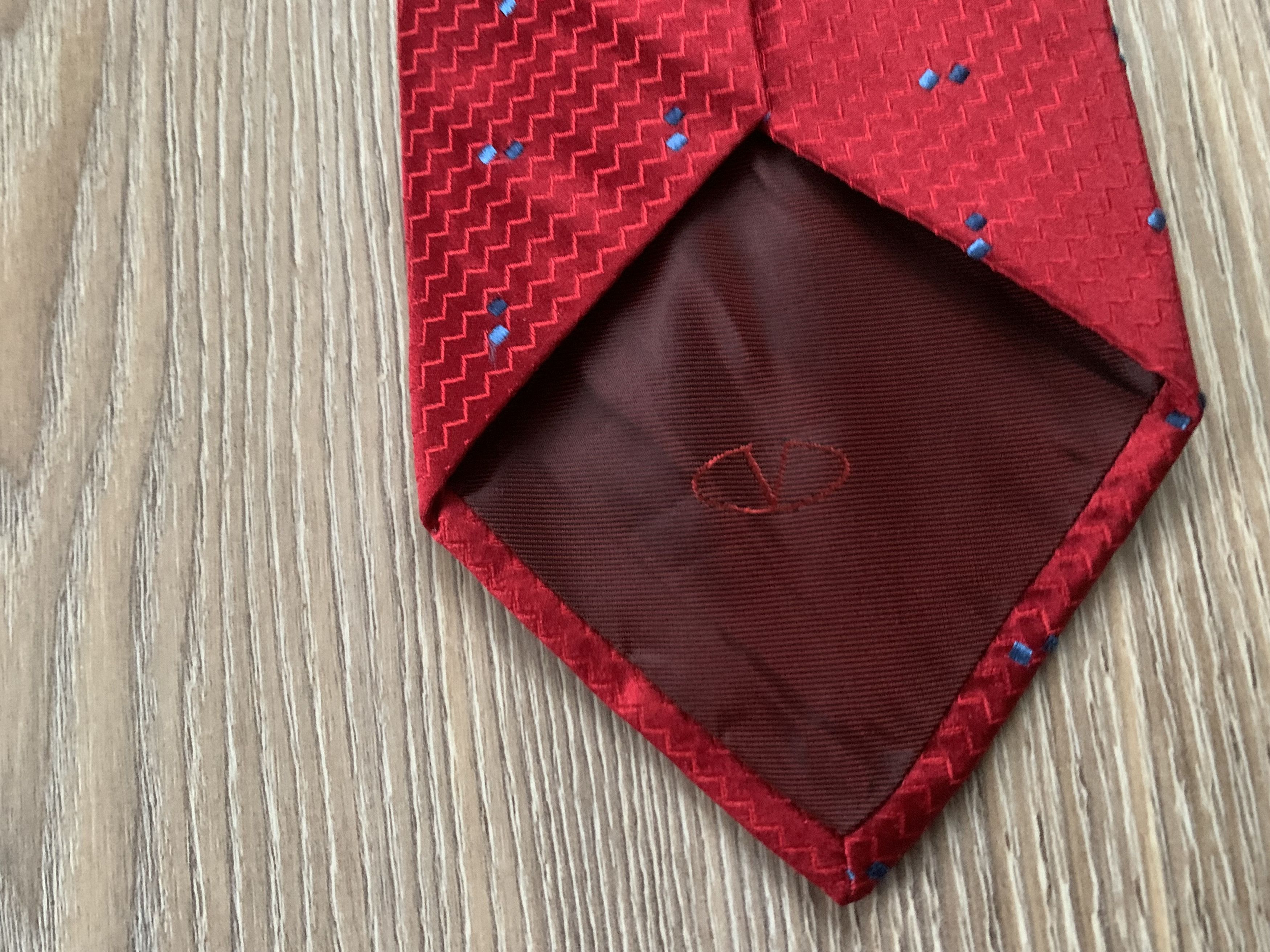 Valentino Rare Valentino Italian Red Silk Tie Size ONE SIZE - 7 Thumbnail