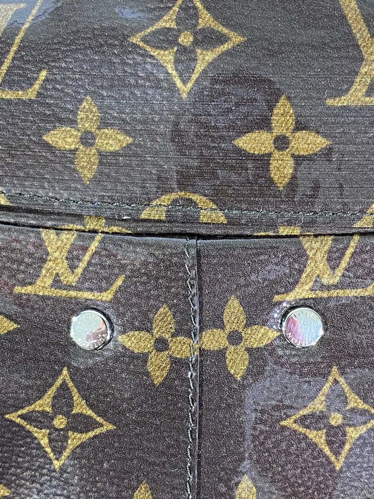 Louis Vuitton Louis Vuitton Kim Jones 48 Monogram Glaze signatures Coat Size US M / EU 48-50 / 2 - 11 Thumbnail