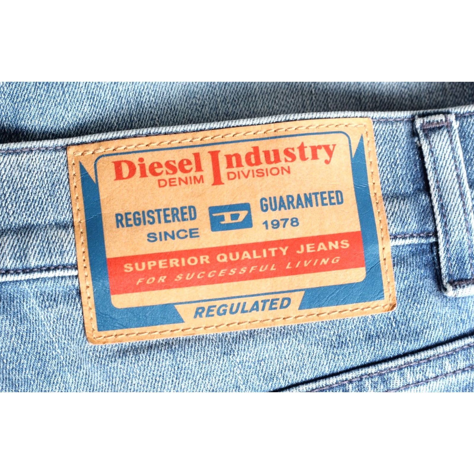 Diesel Diesel D-FINITIVE Regular Tapered Jeans Men Size W28 L32 DZ7908 Size US 28 / EU 44 - 2 Thumbnail