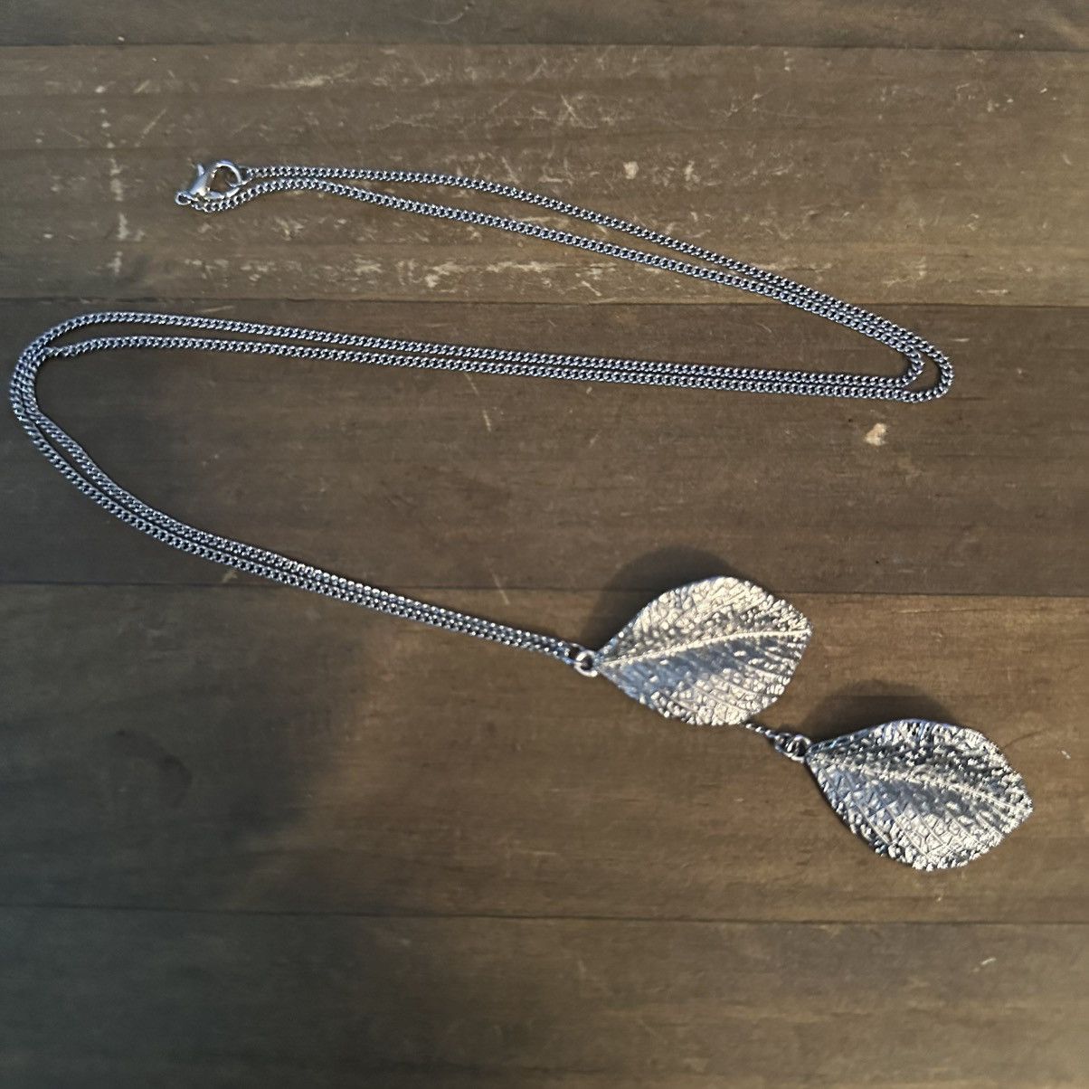 Other Long silver tone double leave pendant necklace Size ONE SIZE - 3 Thumbnail