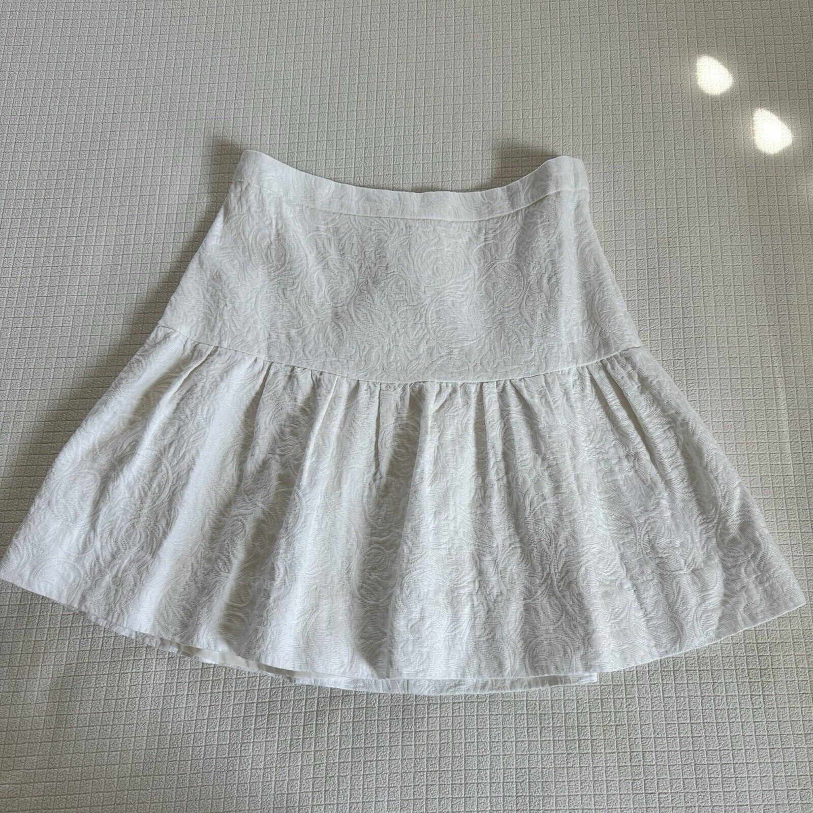 J.Crew J.Crew Cream Matelasse Drop Waist Hi Rise Mini Skirt Size 4 Size 27" / US 4 / IT 40 - 11 Thumbnail