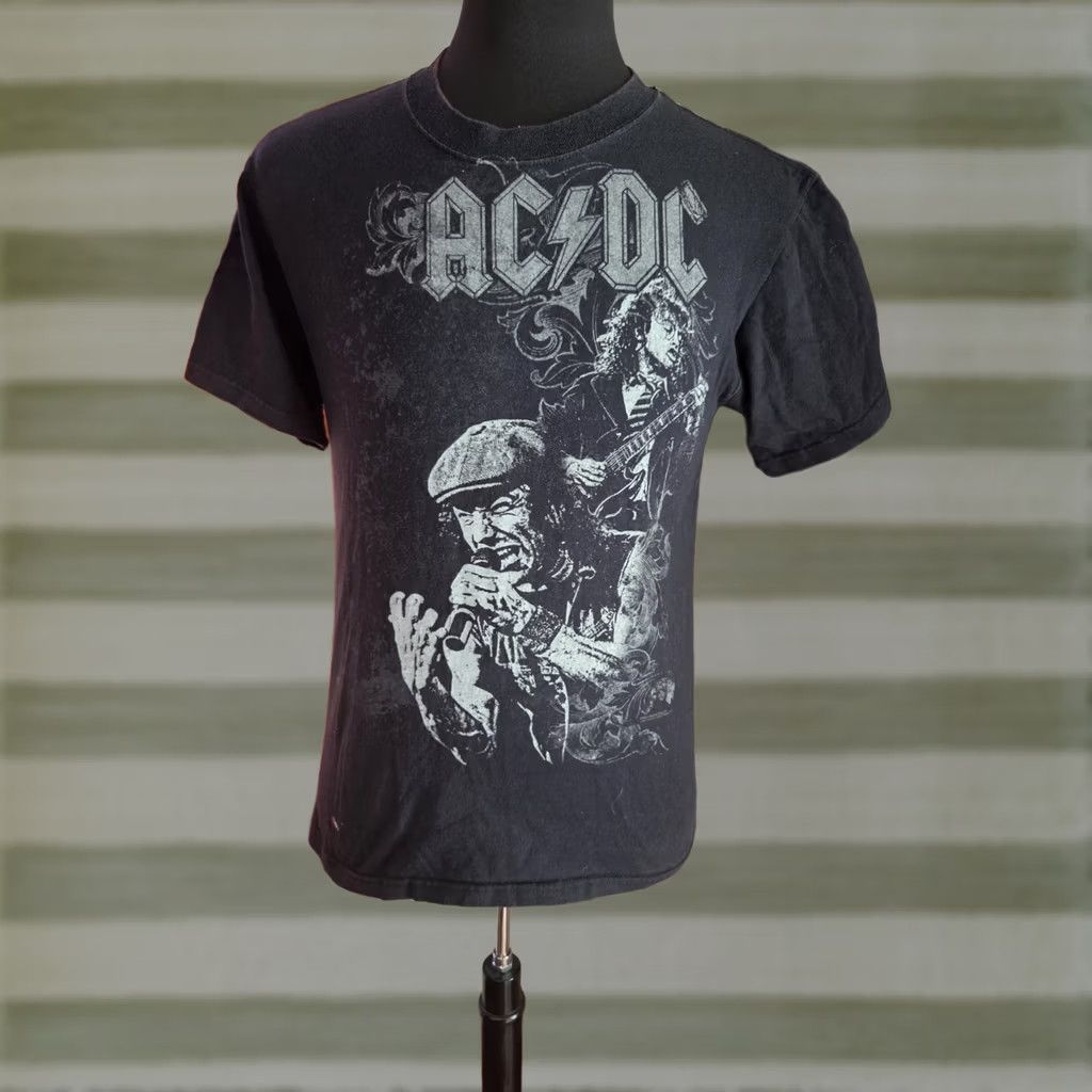 Vintage AC/DC Rock Band T-Shirt Crew Neck Short Sleeve Black Cotton Size M Mens Rock, Music, Band 2008 Vintage No tagless Size US M / EU 48-50 / 2 - 1 Thumbnail