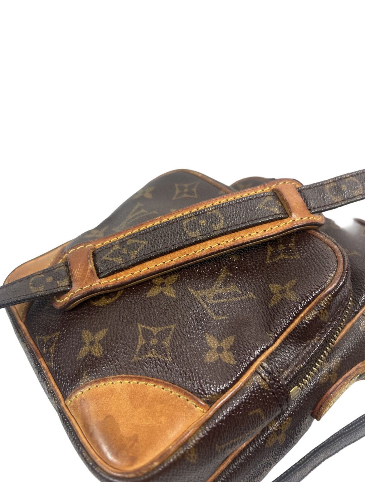 Louis Vuitton Louis Vuitton Monogram Danube Crossbody Bag Size ONE SIZE - 4 Thumbnail