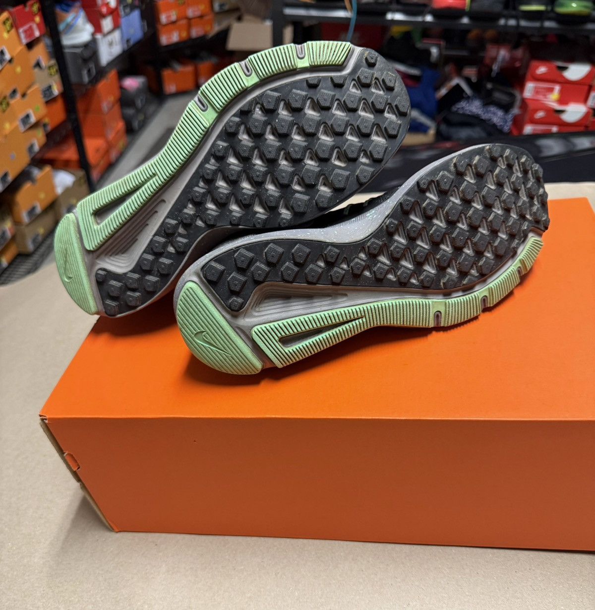 Nike Nike Swift Run SE Gunsmoke Green Glow women’s 7.5 Running! Size US 7.5 / IT 37.5 - 5 Thumbnail