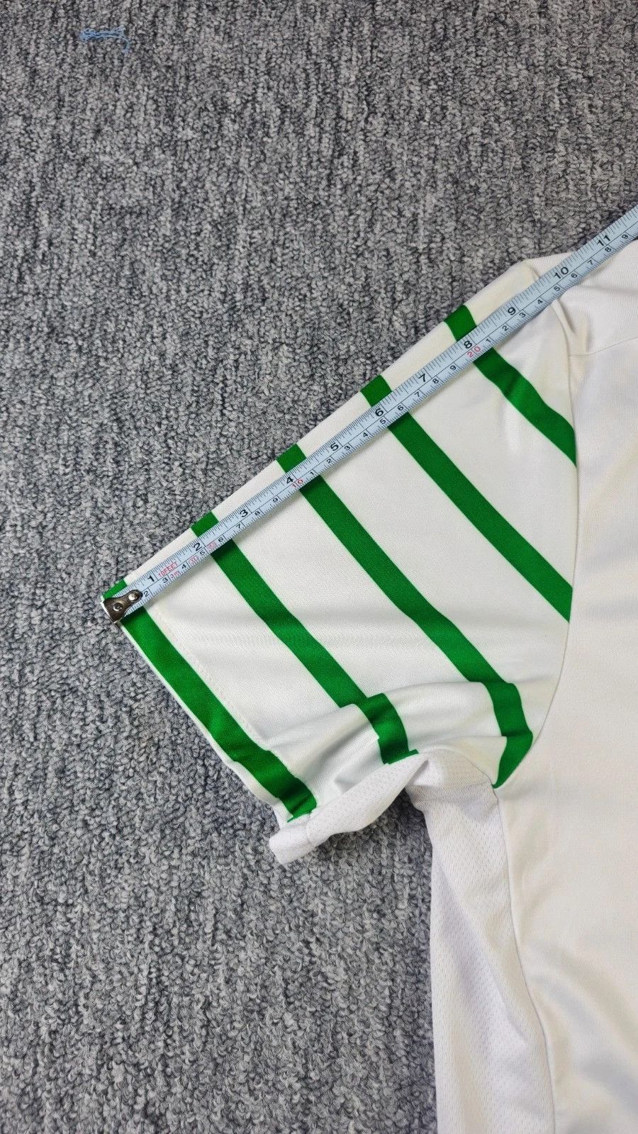 Umbro Umbro Ireland Away Jersey L 16-18 Football Kit FLAWED Size US L / EU 52-54 / 3 - 11 Thumbnail