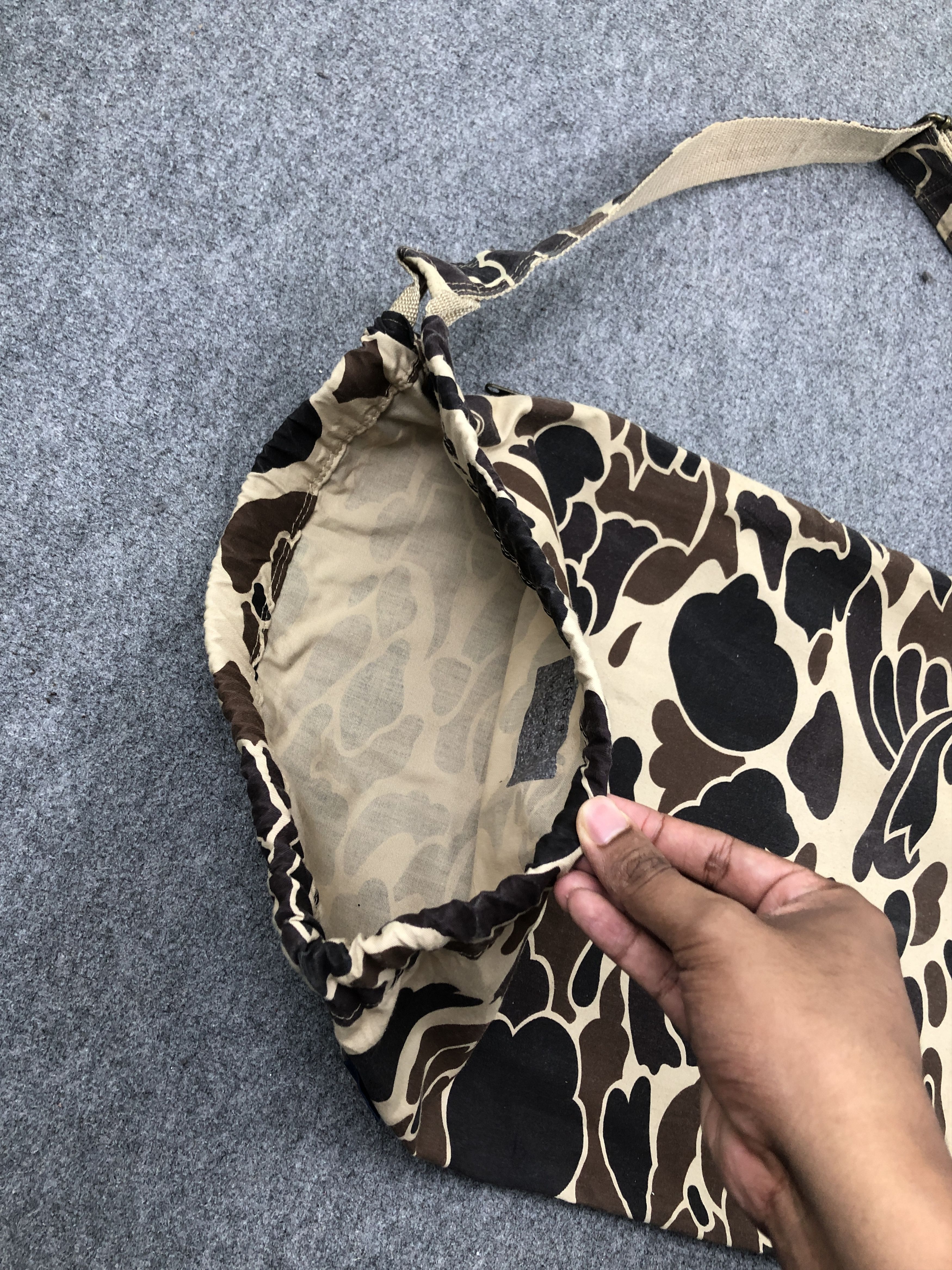Vintage Vintage Japanese Brand Camouflage Crossbody Bag BG0177 Size ONE SIZE - 5 Thumbnail