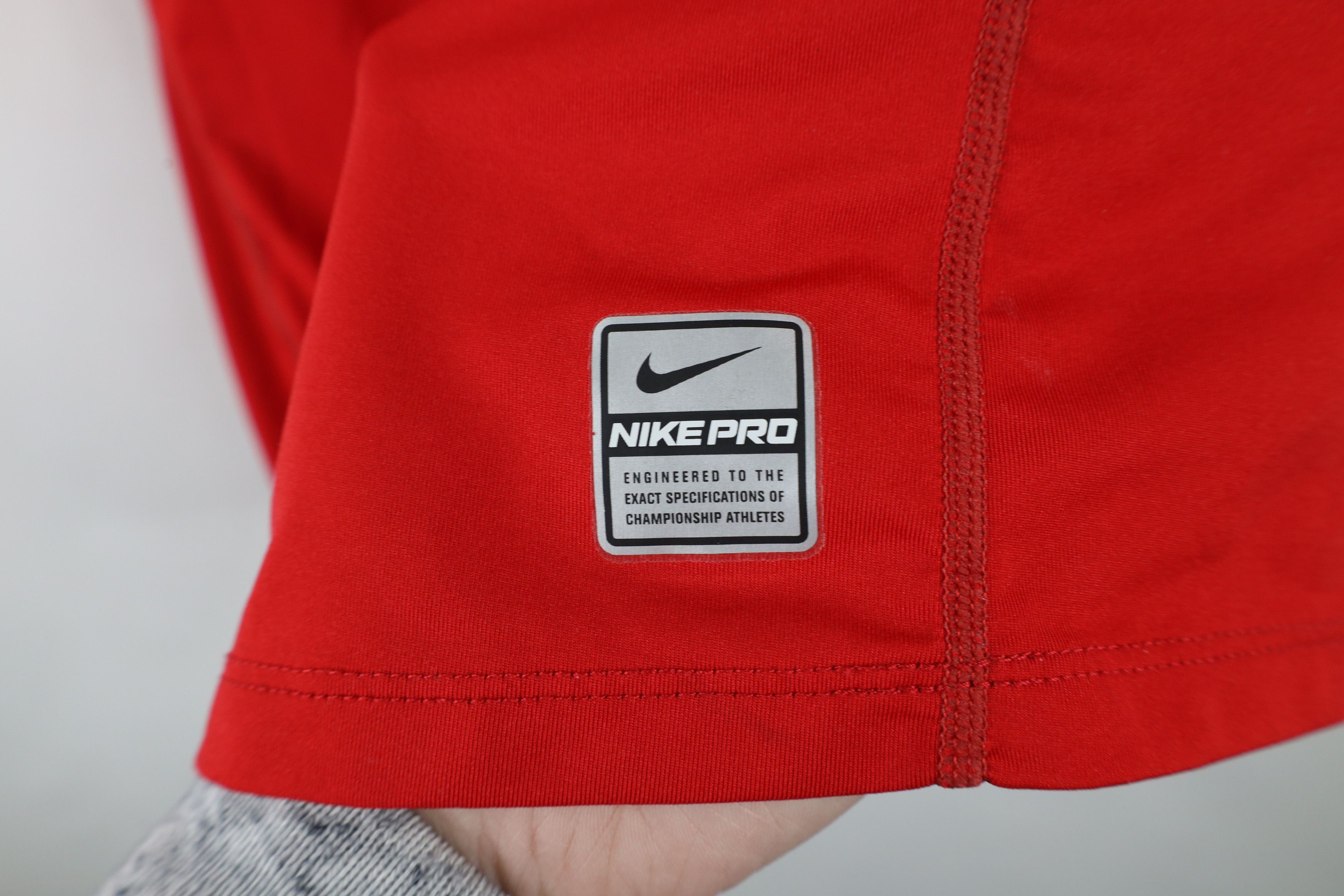 Nike × Vintage Nike Pro Combat Compression Gym Training V-Neck T-Shirt Red Size S / US 4 / IT 40 - 7 Thumbnail
